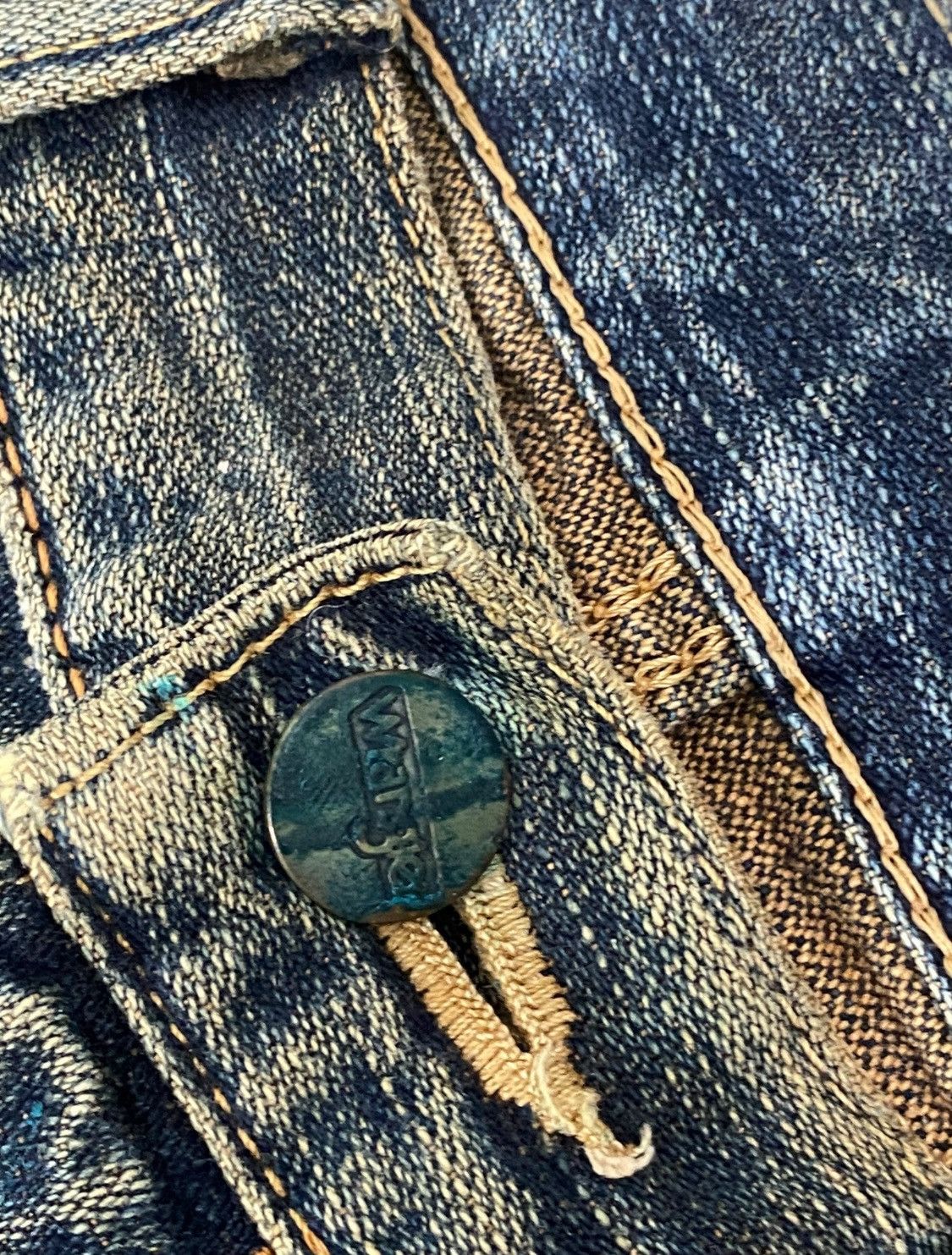 Japanese Brand × Wrangler Wrangler Denim Mud Washed Whisker Distressed Loose Fit Size US 30 / EU 46 - 12 Thumbnail