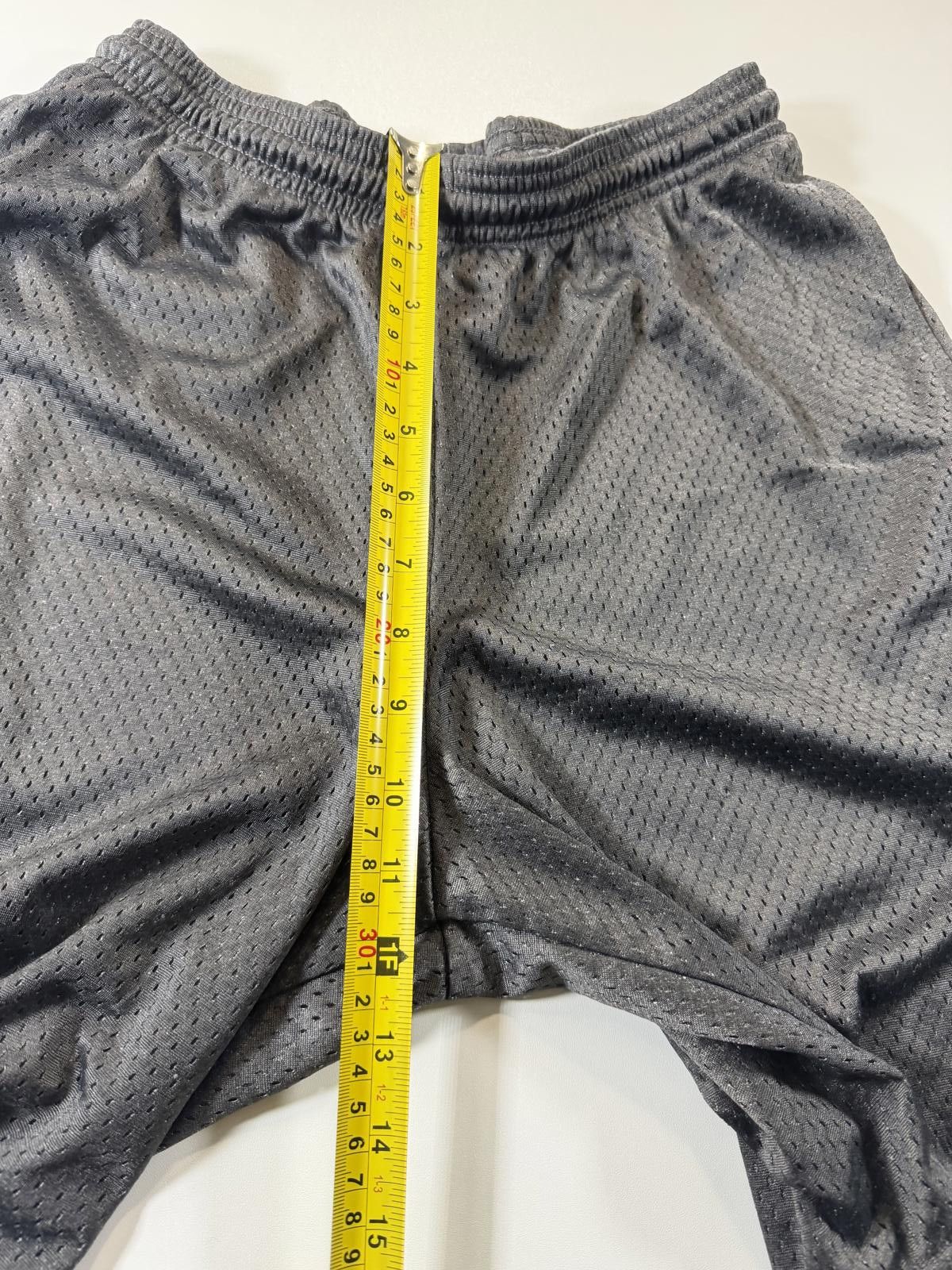 Champion Champion Authentic Athleticwear Black Mesh Shorts S Size US 30 / EU 46 - 5 Thumbnail