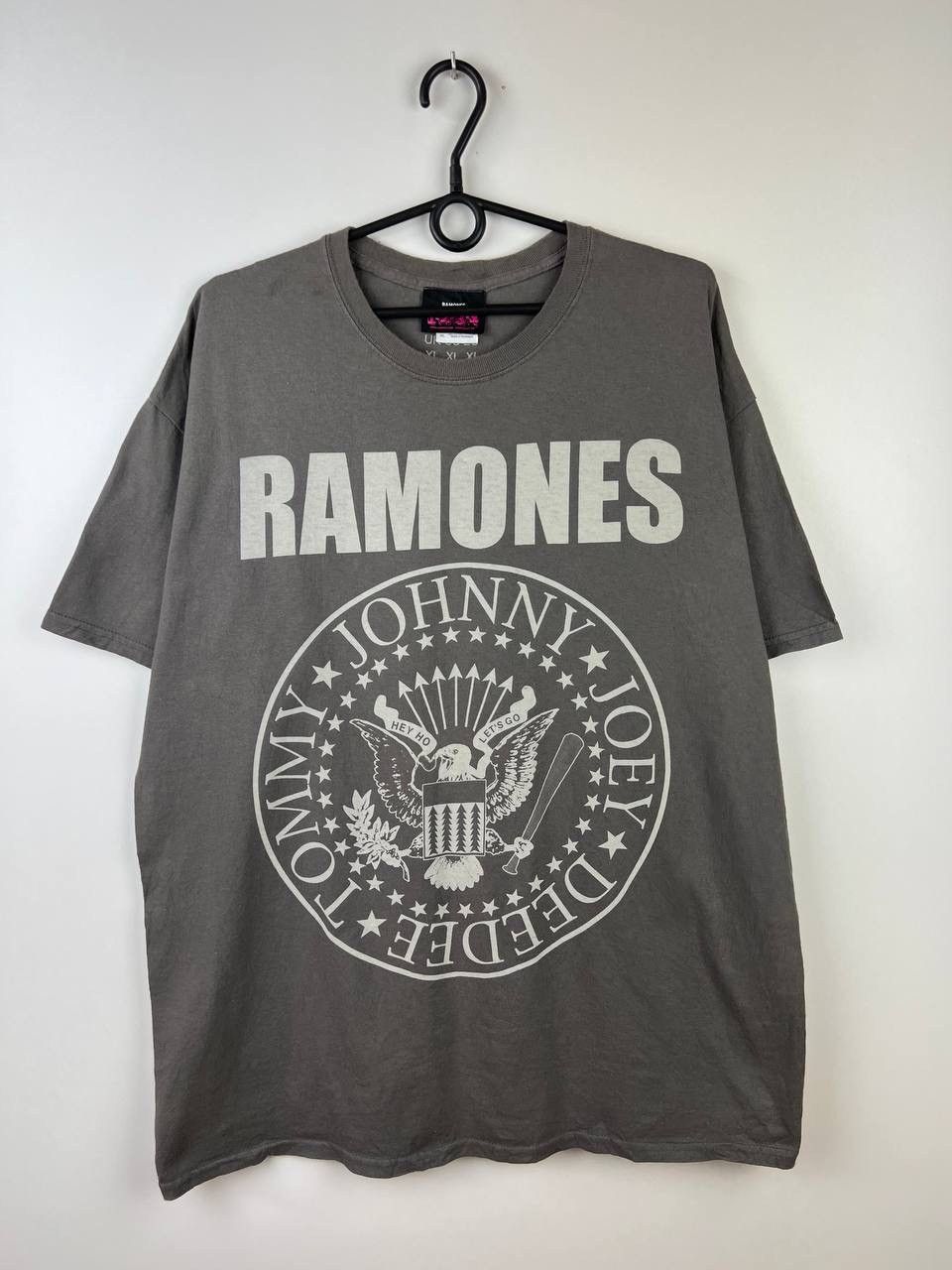 Vintage Ramones band vintage t-shirts size XL Size US XL / EU 56 / 4 - 1 Thumbnail