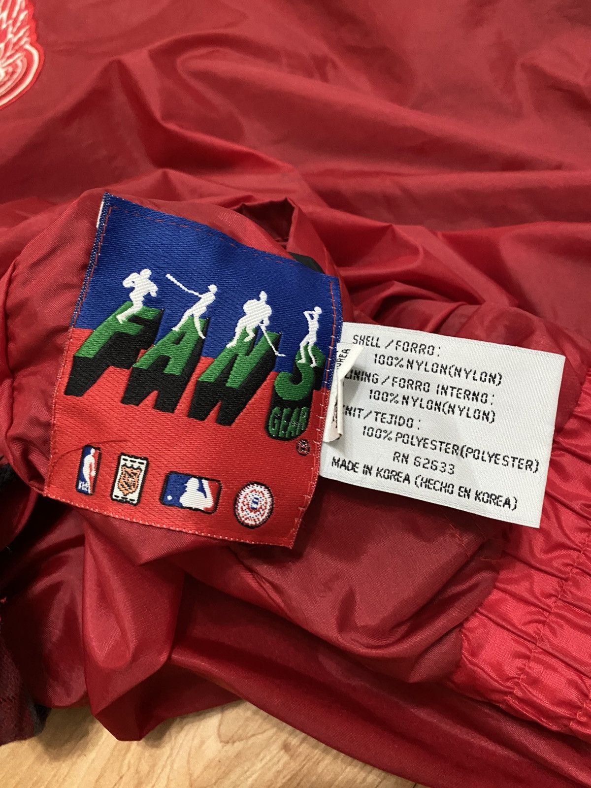 NBA × NFL × Starter Vintage fans gear red wings windbreaker sweater reversible Size US XXL / EU 58 / 5 - 11 Thumbnail