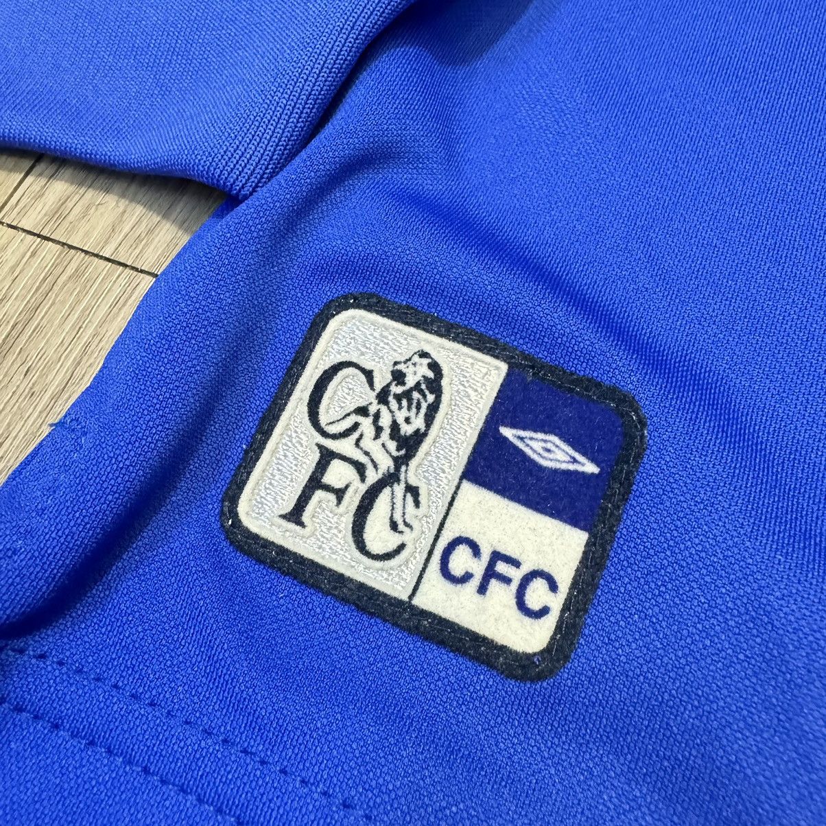 Umbro Chelsea 2000s training sweater (bnwt) Size US M / EU 48-50 / 2 - 5 Thumbnail