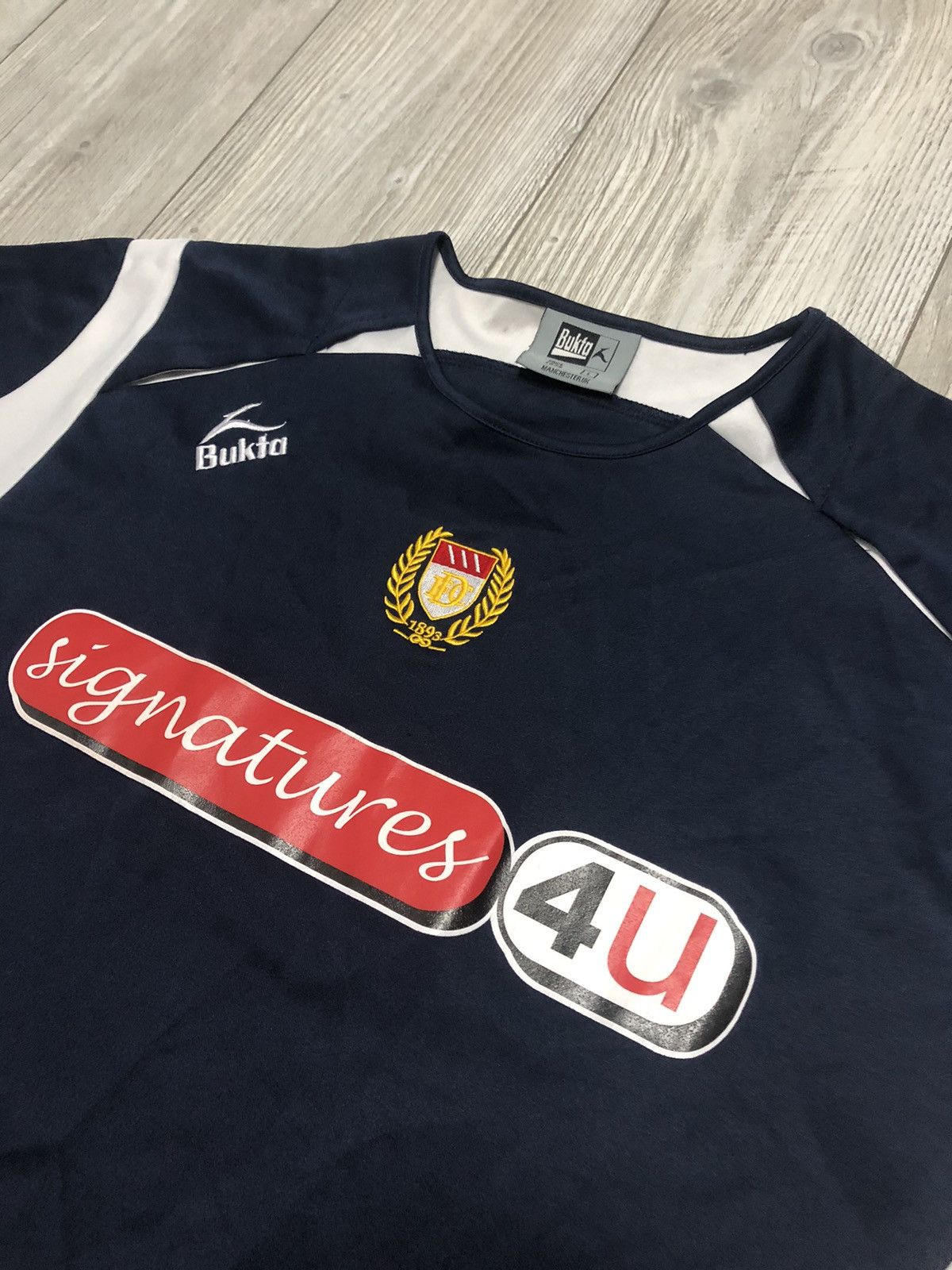 Vintage DUNDEE 2006-07 HOME SHIRT BUKTA JERSEY SOCCER SIZE L Size US L / EU 52-54 / 3 - 2 Thumbnail