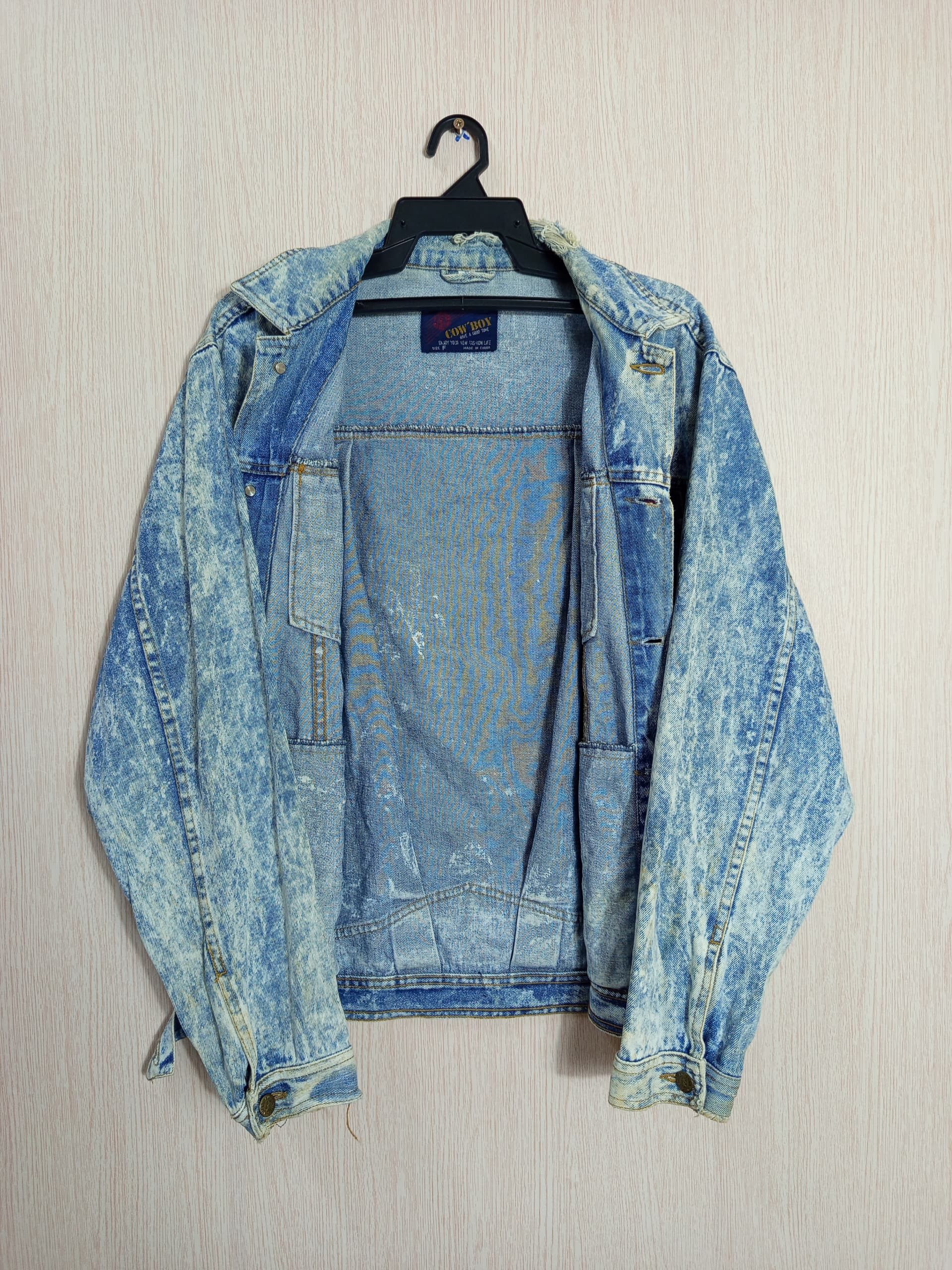 Japanese Brand Vintage Cowboy Distressed Denim Jacket Size US L / EU 52-54 / 3 - 3 Thumbnail
