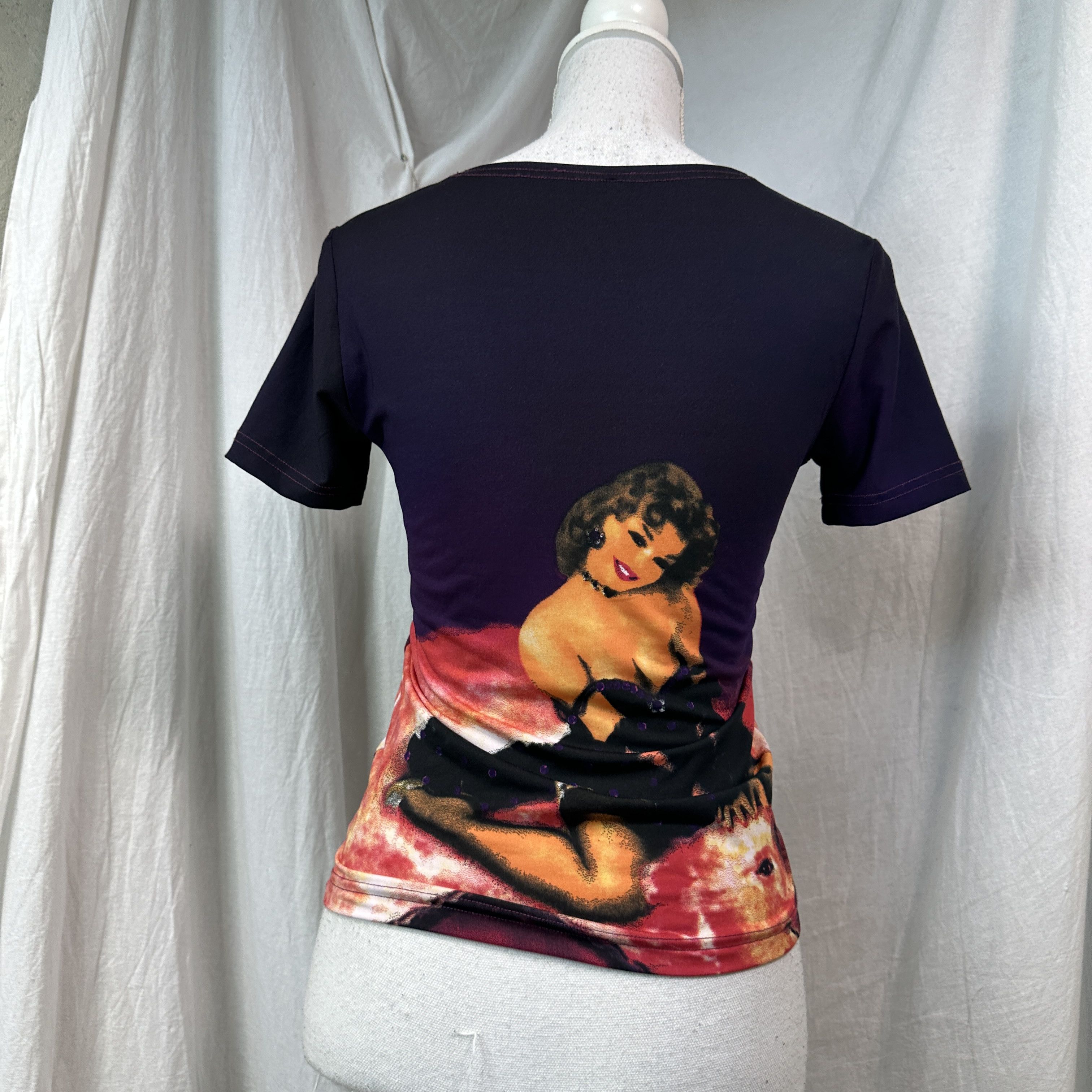 Vintage Vintage Avant Garde Fullrpint Glamour T-shirt 00s Size S / US 4 / IT 40 - 6 Thumbnail