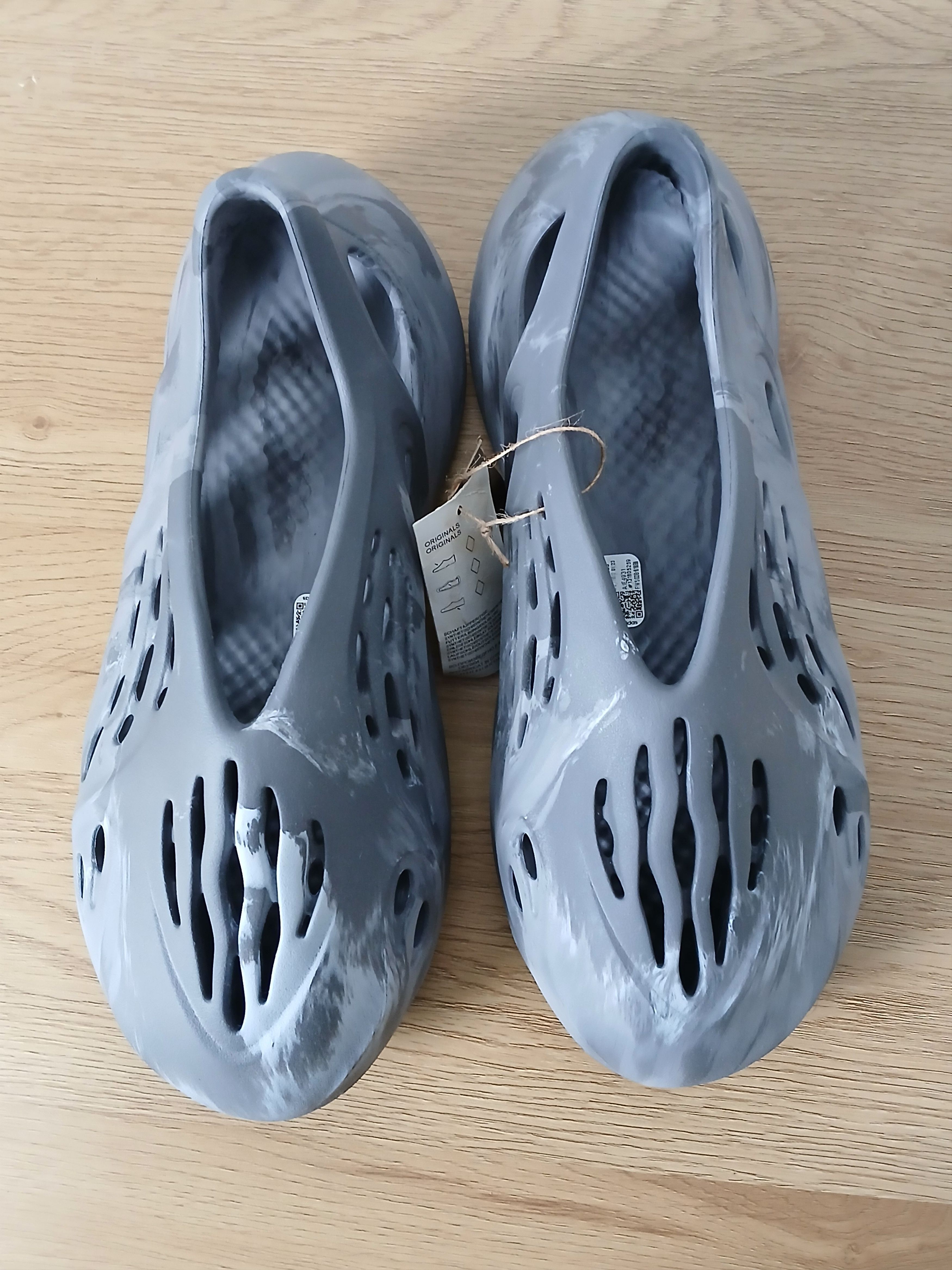 Adidas × Kanye West × Yeezy New Adidas Yeezy Foam Runner Size US 11 / EU 44 - 6 Thumbnail