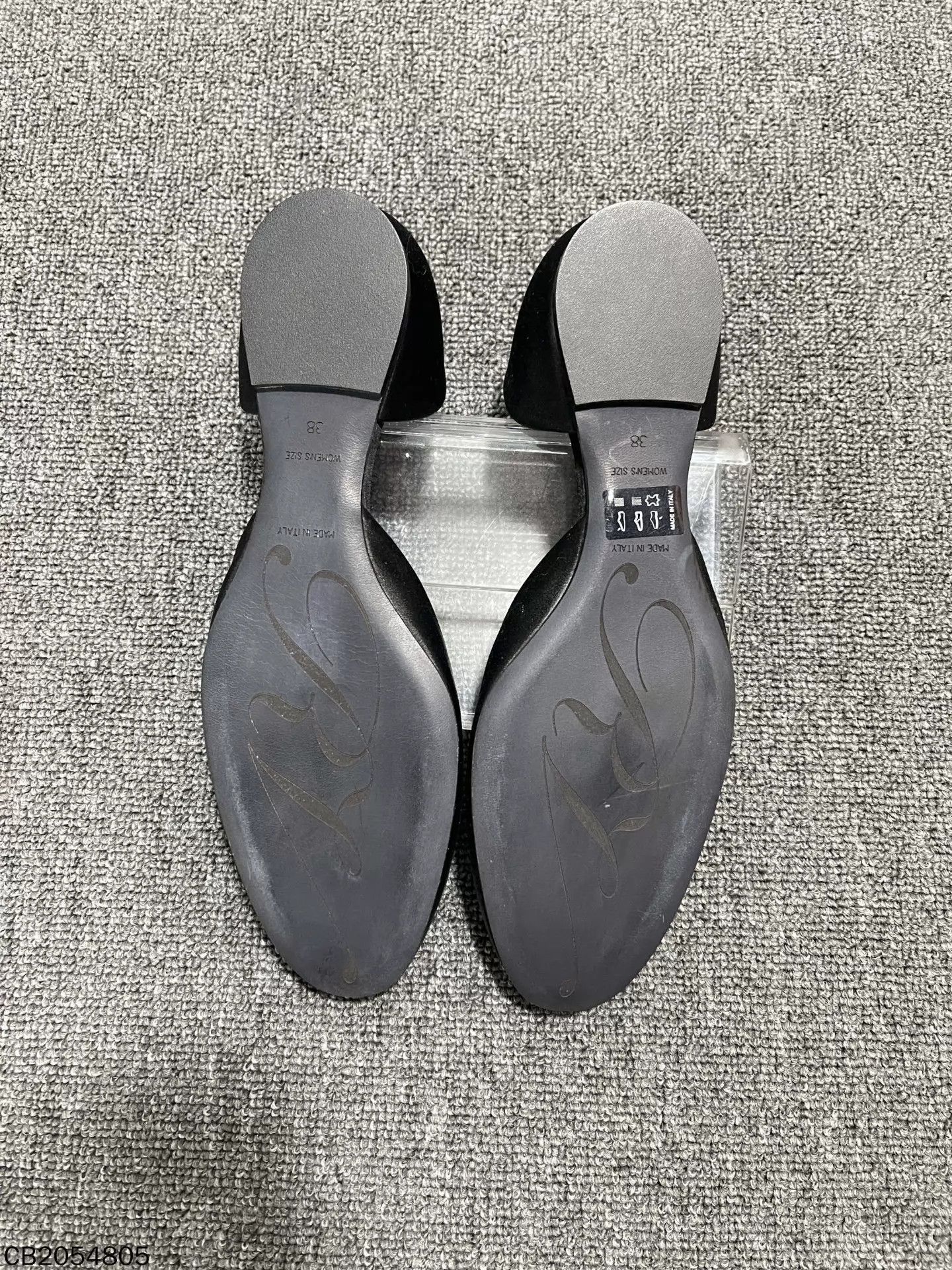 Roger Vivier Unused S 38 Flats