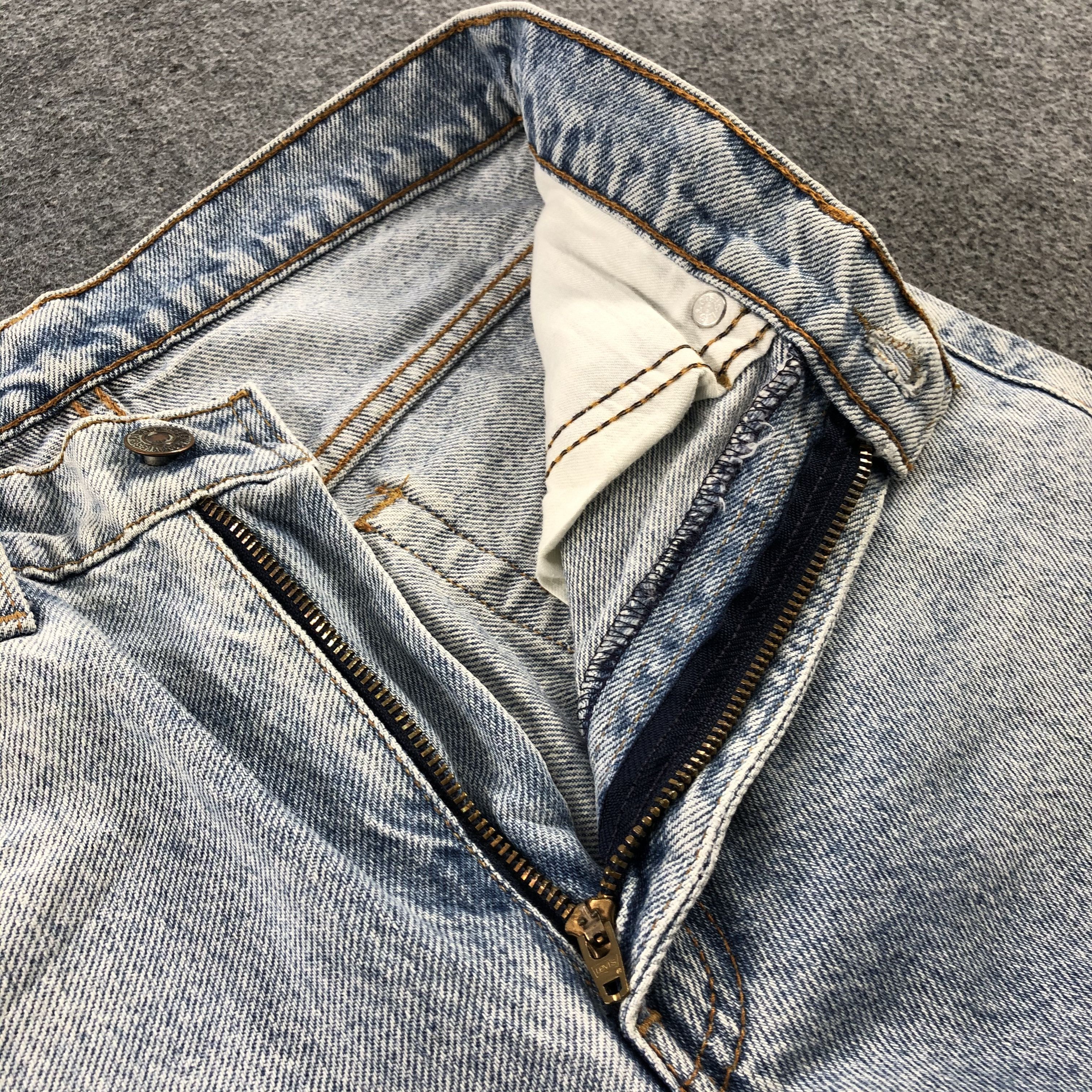 Levi's × Vintage Vintage 90s Light Wash Levis 505 Jeans-JM1931 Size US 26 / EU 42 - 8 Thumbnail