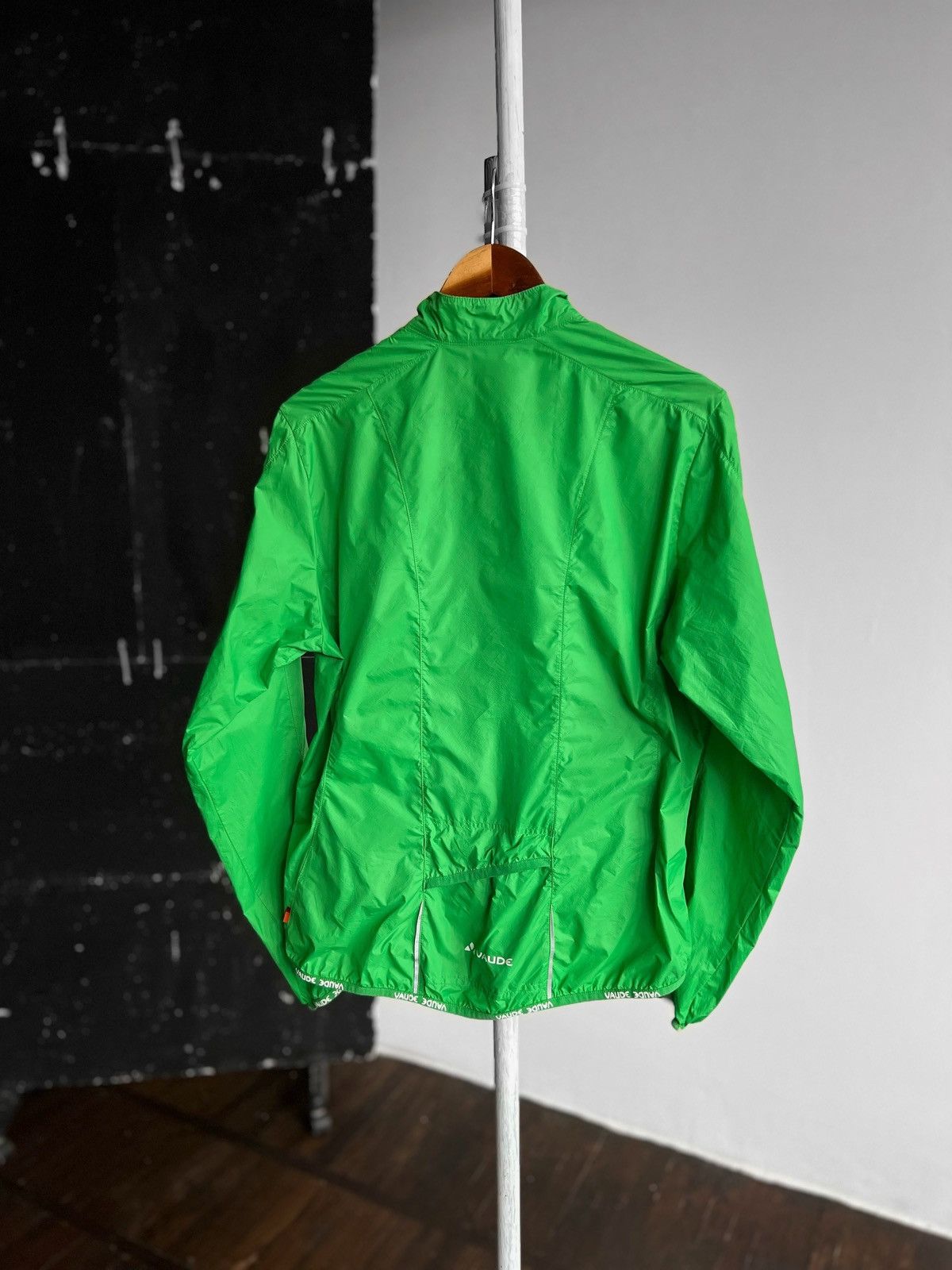 Designer Vaude Cycling Running Womens Full Zip Green Air Jacket II Size L / US 10 / IT 46 - 3 Thumbnail
