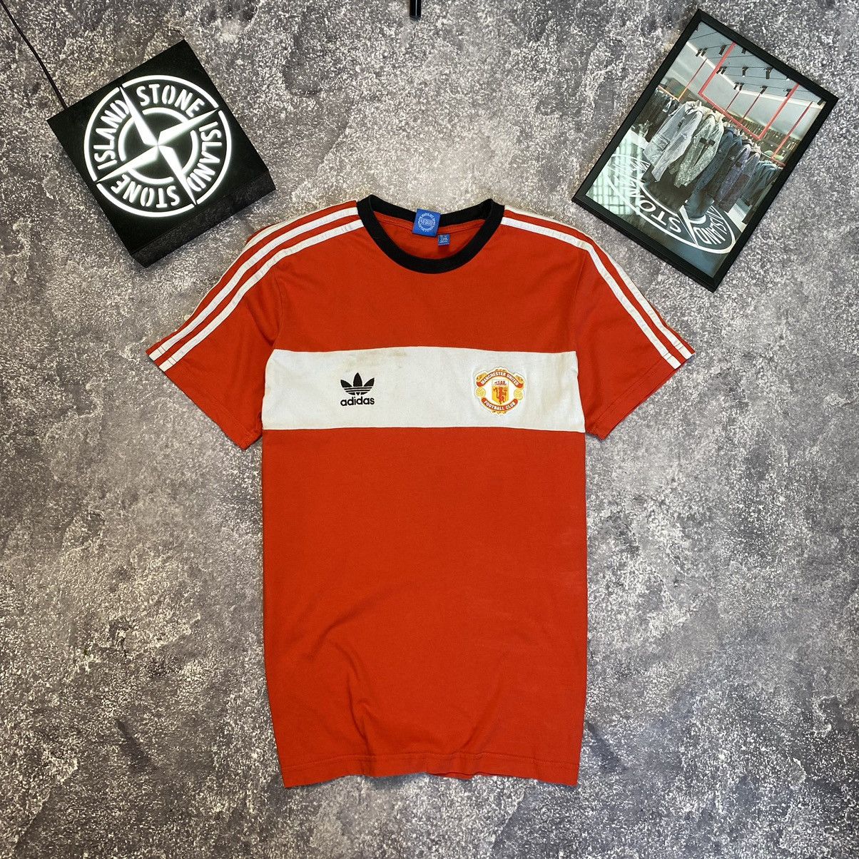 Adidas Vintage Adidas Manchester United 2015 Small Logo tee Size US L / EU 52-54 / 3 - 1 Thumbnail