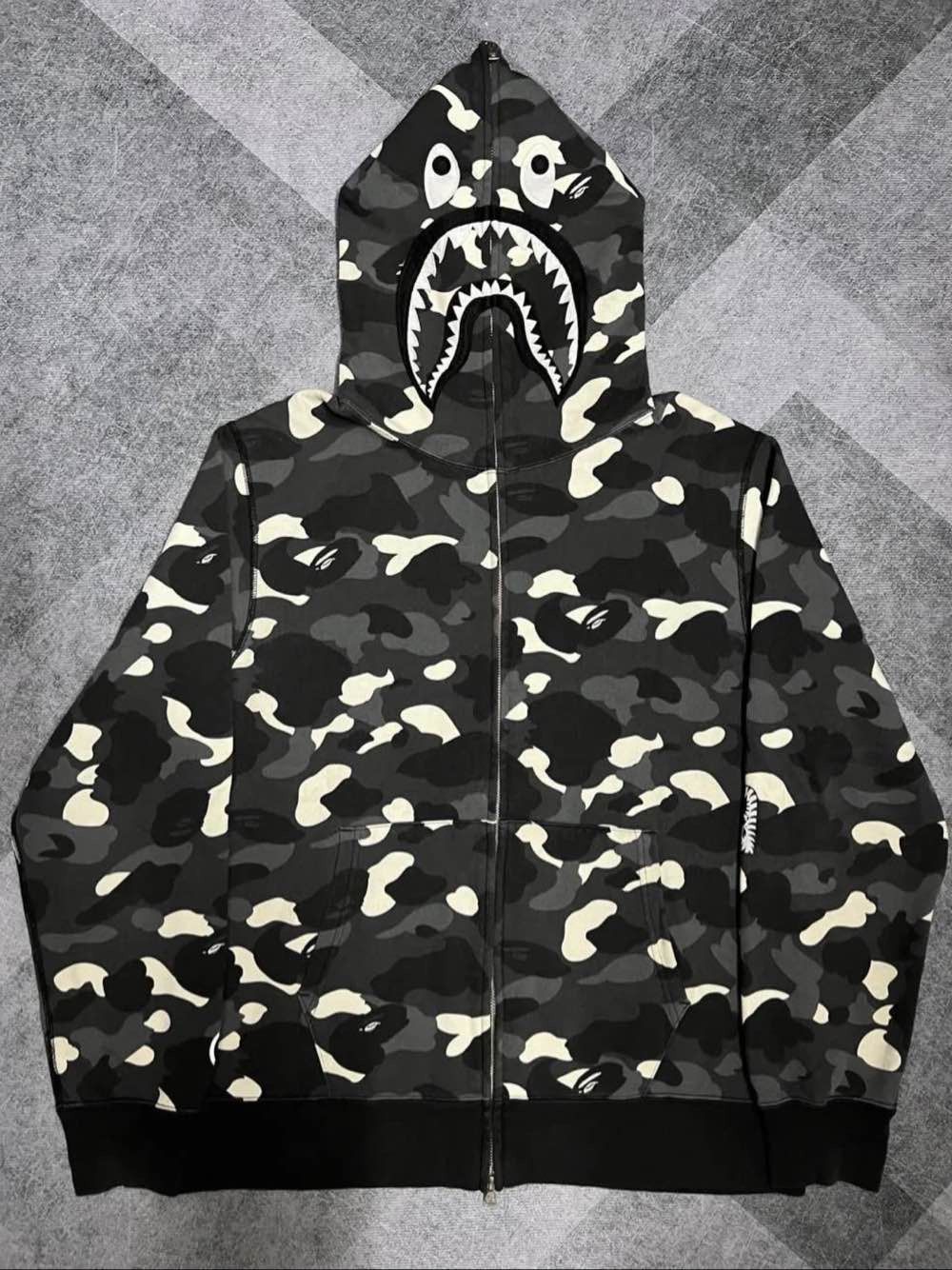 Bape A BATHING APE Camo Shark Hoodie Size XXL Size US XXL / EU 58 / 5 - 1 Thumbnail