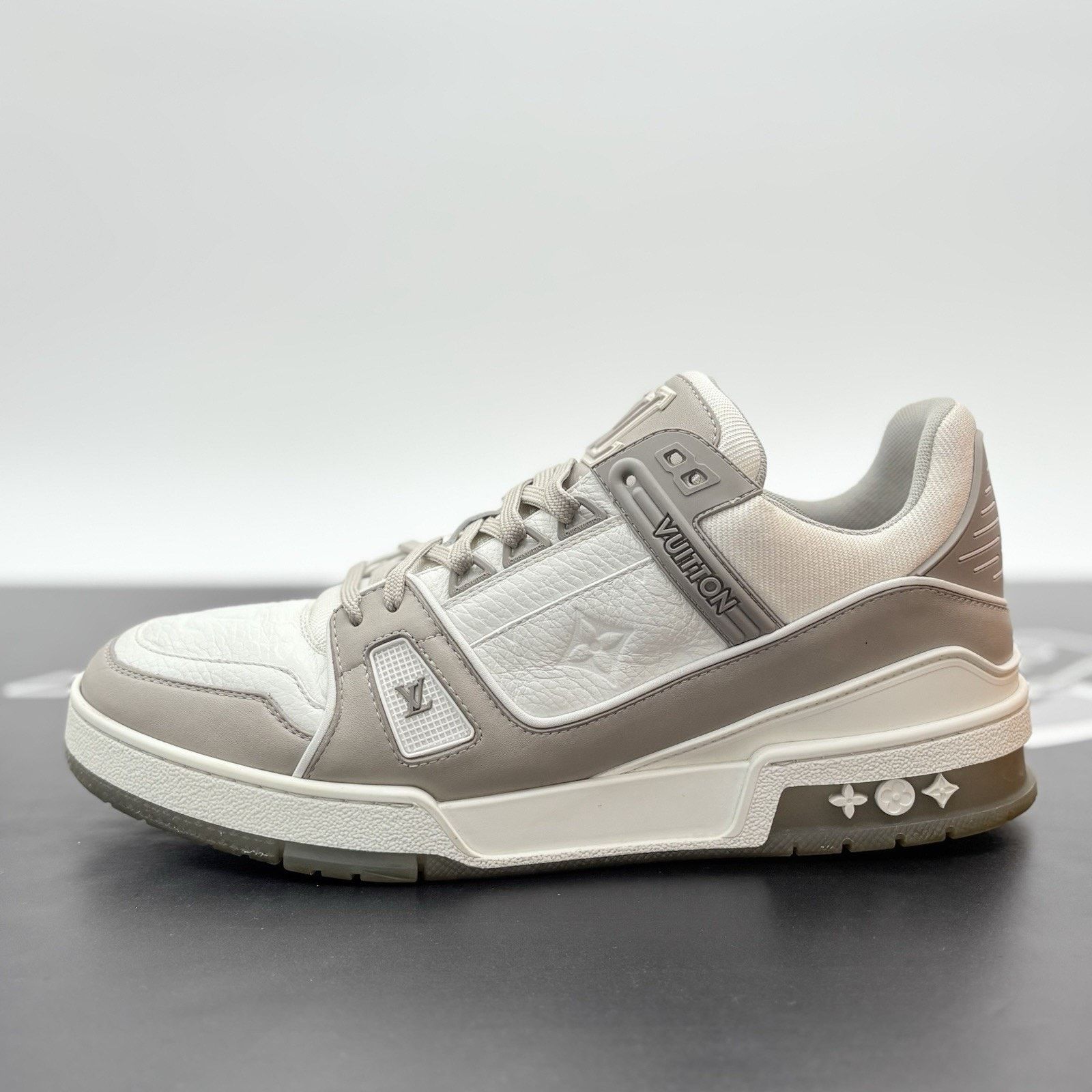 Louis Vuitton Louis Vuitton Trainer ' Grey White ' | GOOD CONDITION! Size US 9 / EU 42 - 8 Thumbnail