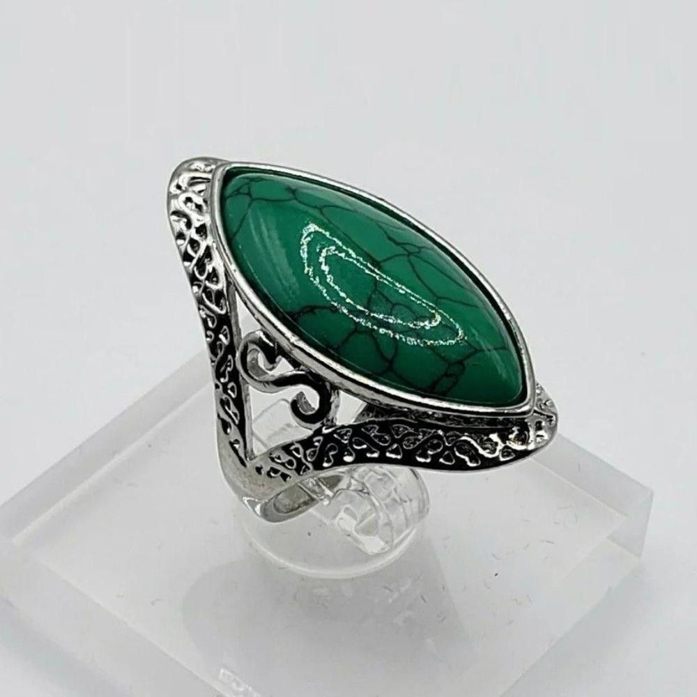 Designer Natural Green 27mm Stone Hollow Antique Silver Ring - Size 7 Size ONE SIZE - 8 Thumbnail