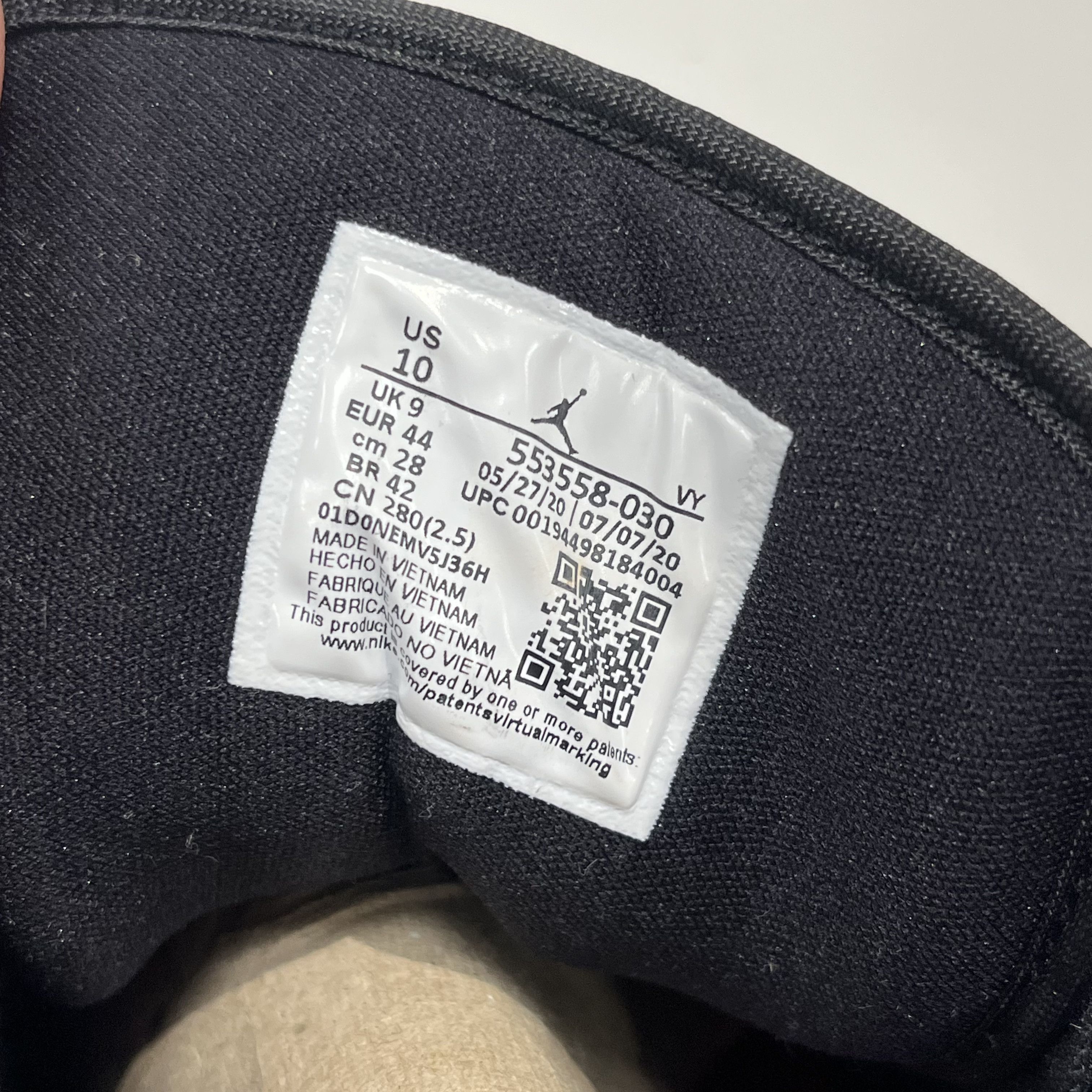 Nike Air Jordan 1 Low Light Smoke Grey Size US 10 / EU 43 - 6 Thumbnail
