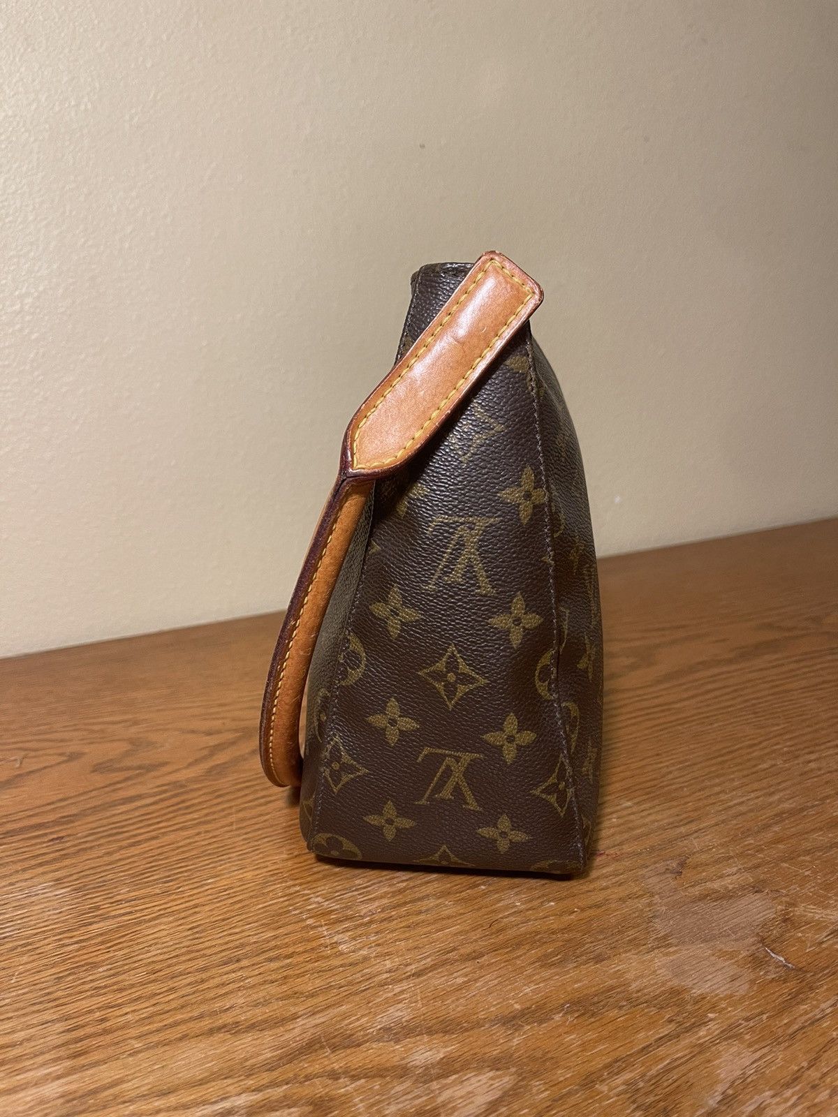 Louis Vuitton Louis Vuitton Looping MM in Monogram Canvas Size ONE SIZE - 6 Thumbnail