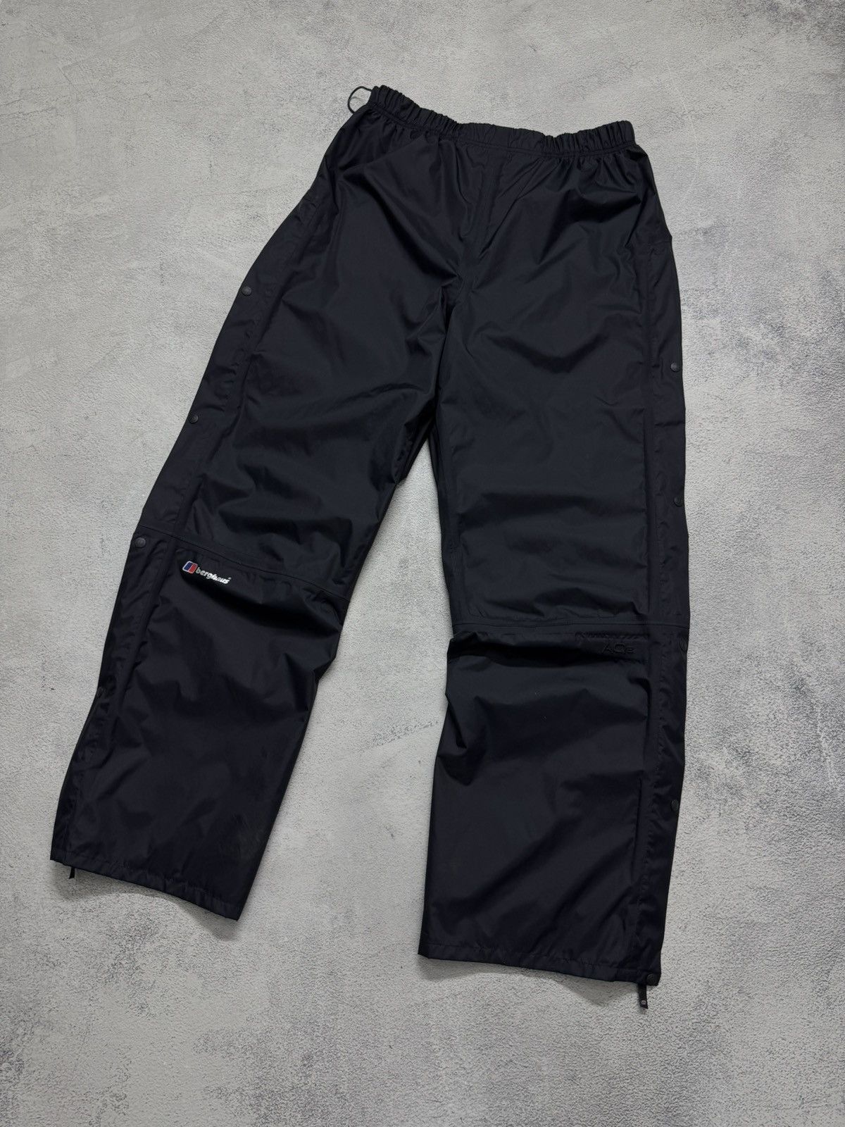 Berghaus Berghaus Hype Y2k Gorpcore Streatwear Pants Size US 34 / EU 50 - 2 Thumbnail