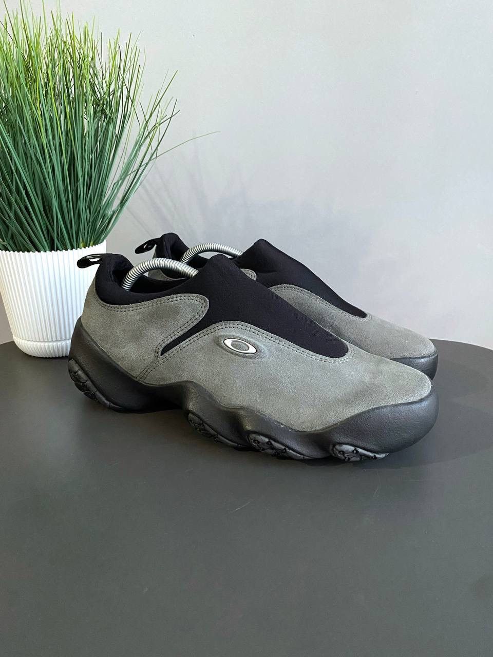 Oakley Vintage Oakley Flesh 00s Grey Suede Slip On Sneaker Size US9 Size US 9 / EU 42 - 2 Thumbnail