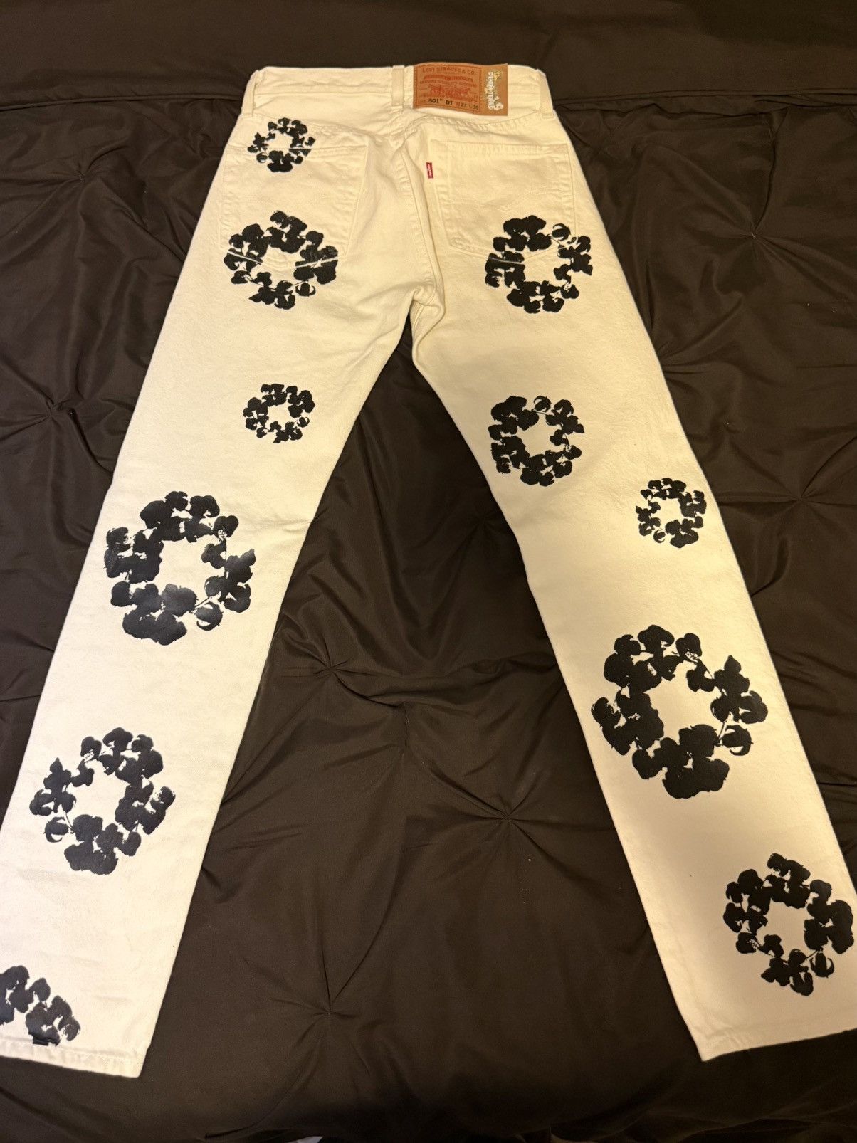DENIM TEARS Denim Tears x Levi’s Cotton Wreath Jean White Size US 27 - 2 Thumbnail