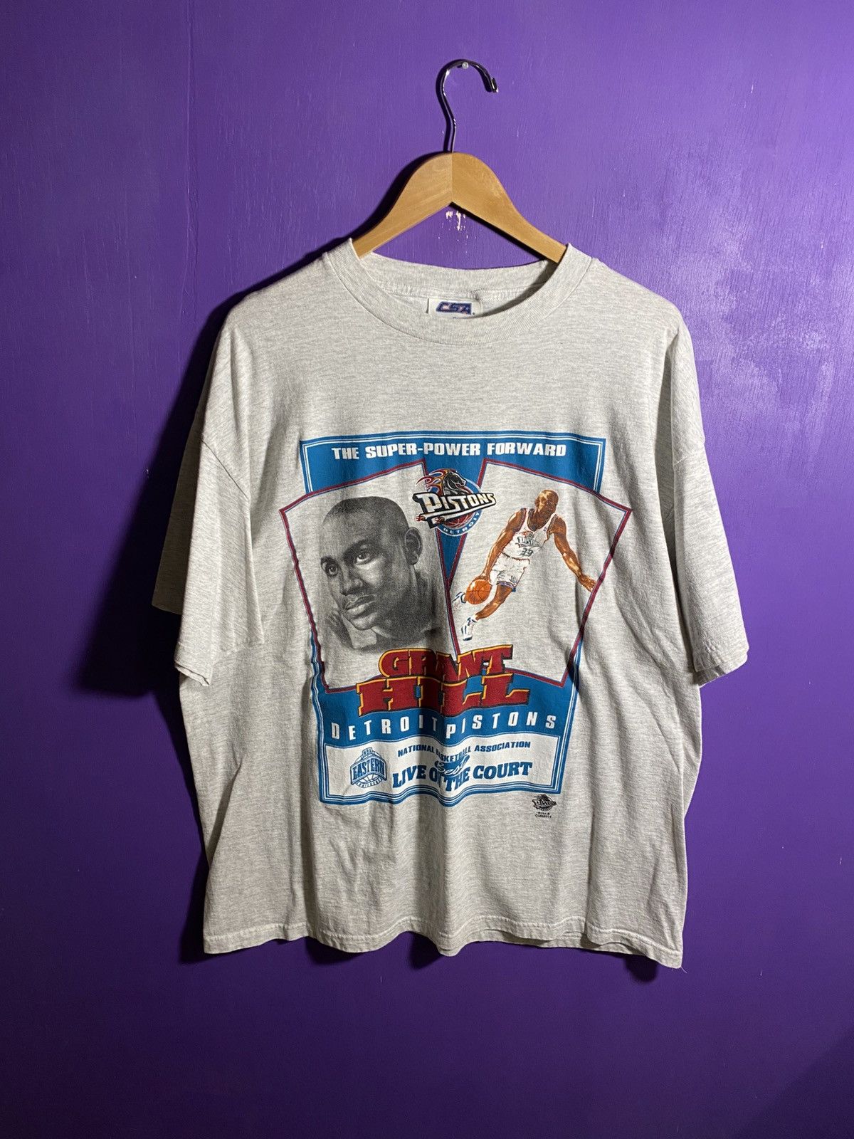 NBA Vintage 90s Detroit Pistons grant hill player tee Size US XL / EU 56 / 4 - 1 Thumbnail