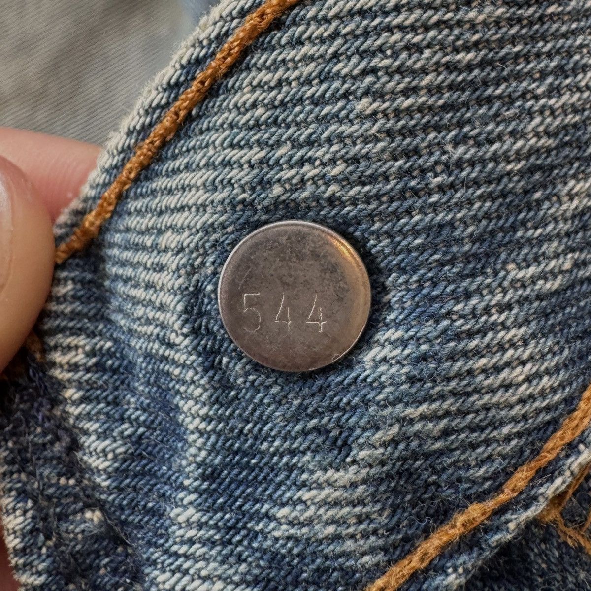 Levi's RARE 1980’s LEVIS 501 DISTRESSED Size US 31 - 8 Thumbnail
