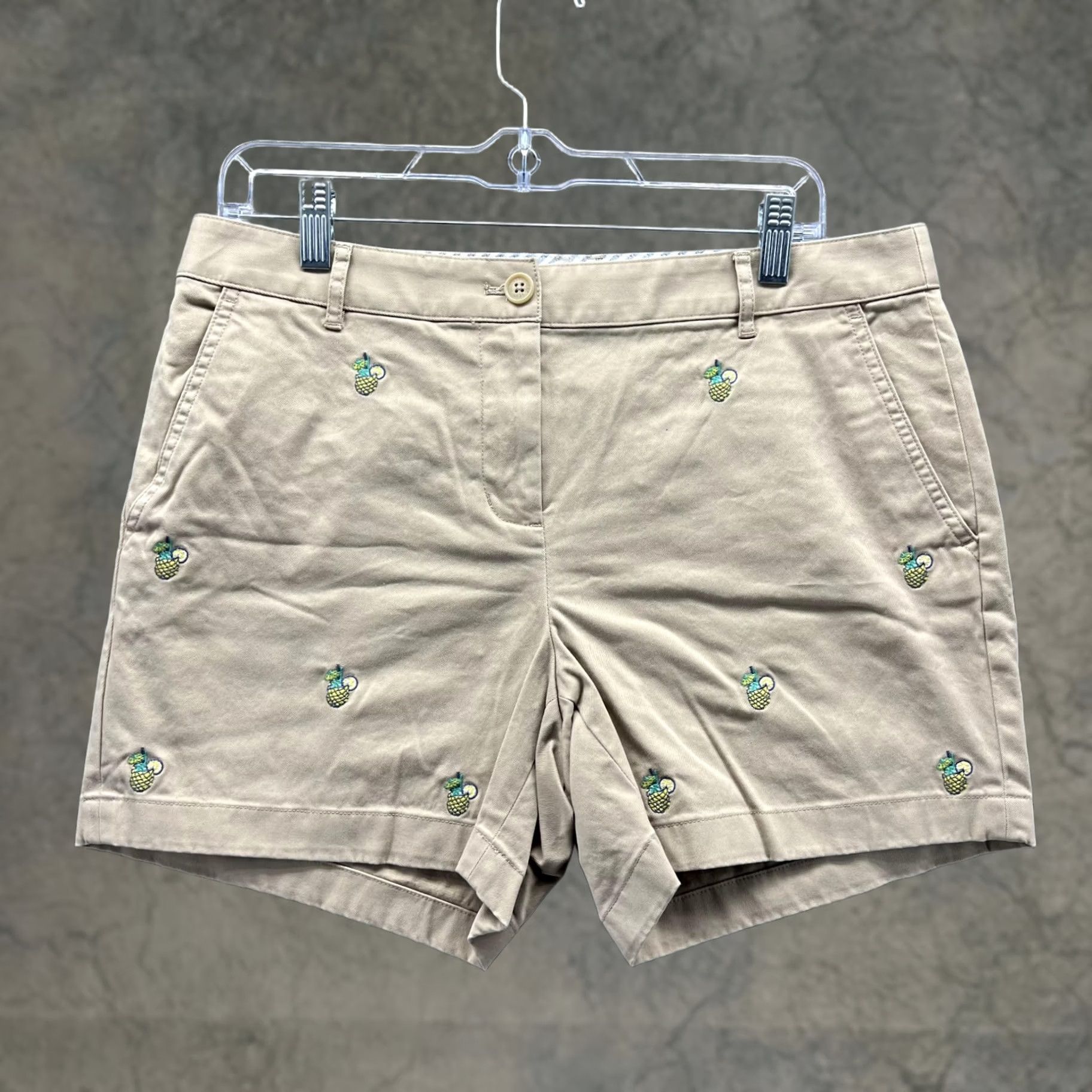 Brooks Brothers Brooks Brothers Shorts Women 10 Chino Khaki Tan Beige Flat Front Pockets Solid Casual Modern Size 32" / US 10 / IT 46 - 1 Thumbnail