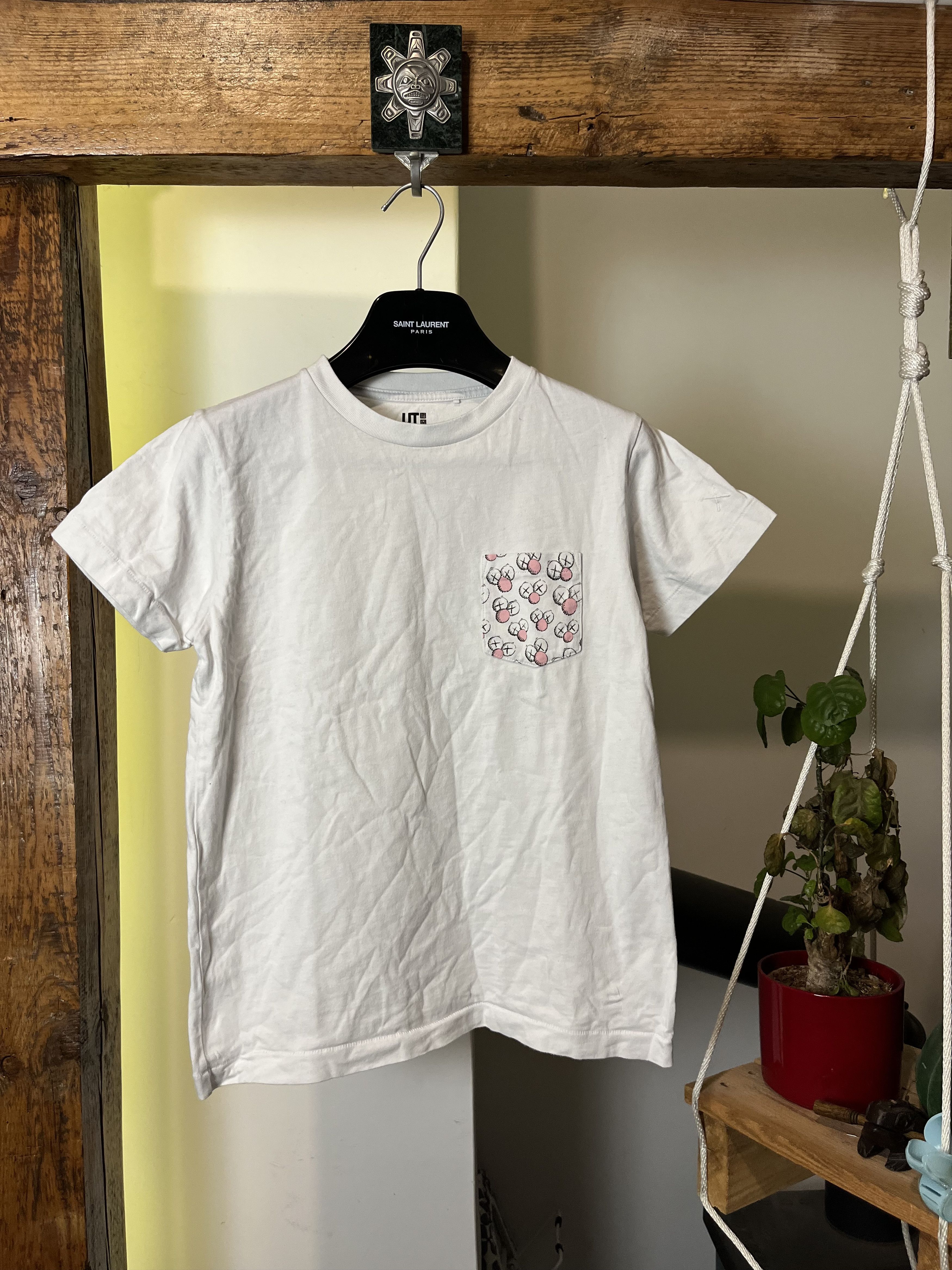 Kaws × Uniqlo Uniqlo x Kaws Pocket T Shirt Size US XS / EU 42 / 0 - 1 Thumbnail