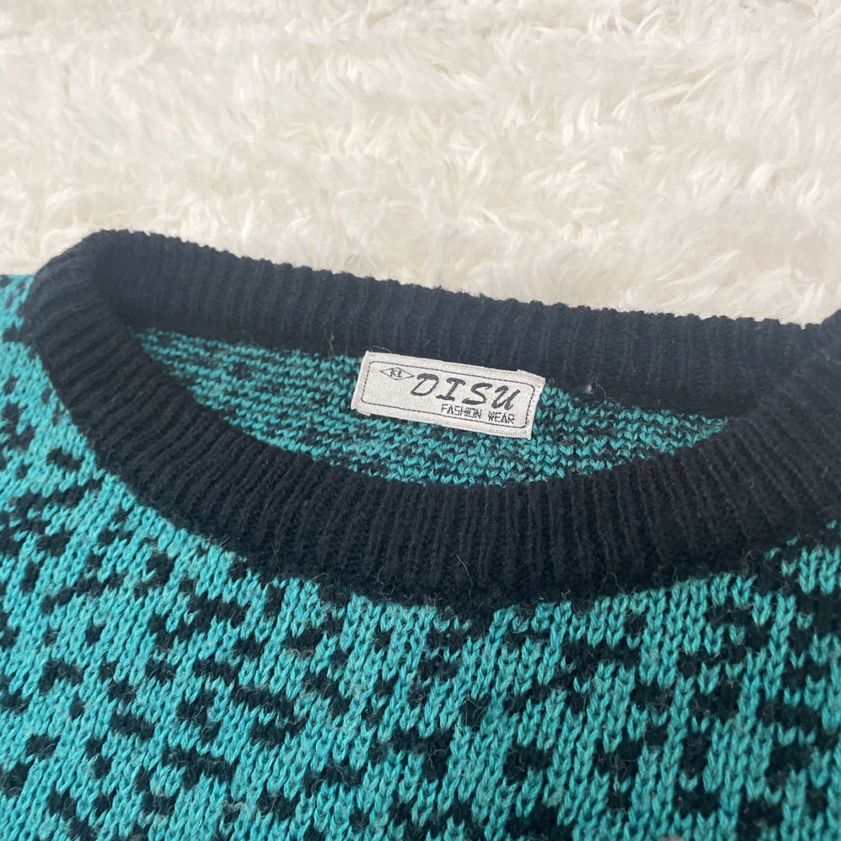 Vintage VINTAGE DISU Fashion Wear HORSES Beaded Knit Sweater Men S Acrylic Teal Black Size US S / EU 44-46 / 1 - 7 Thumbnail