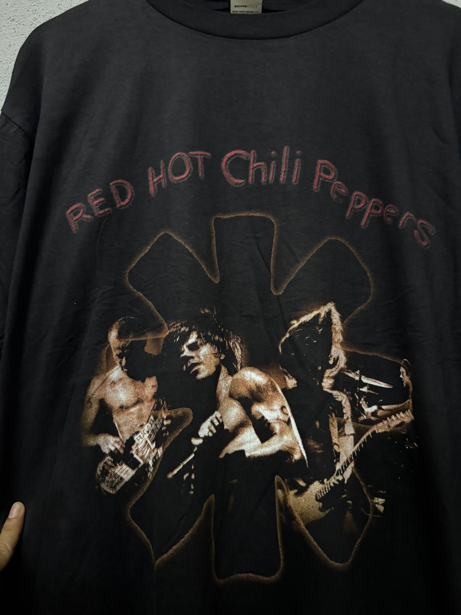 Band Tees Vintage bootleg red hot chili pepper rare find Size US XL / EU 56 / 4 - 2 Thumbnail