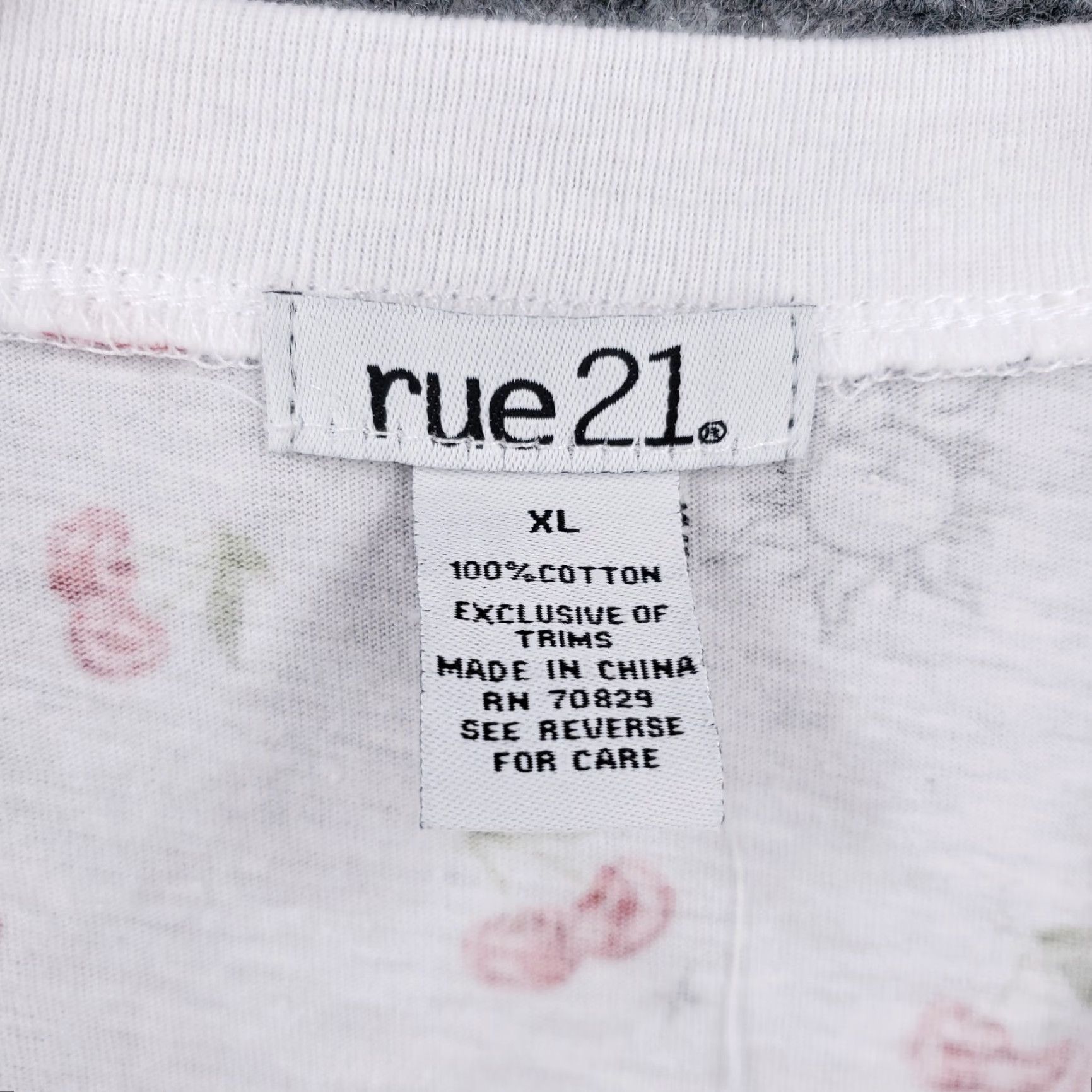 Vintage Rue21 Top Womens XL White Crop V-Neck Short Sleeve T-Shirt Size XL / US 12-14 / IT 48-50 - 6 Thumbnail