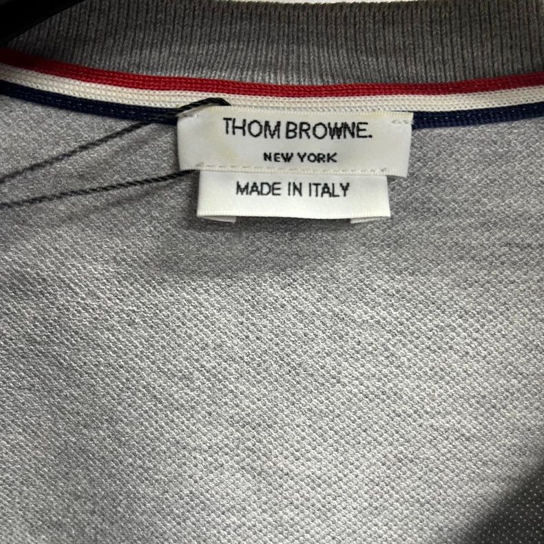 Thom Browne Thom browne The latest gray side striped short-sleeved Polo Size US L / EU 52-54 / 3 - 2 Thumbnail