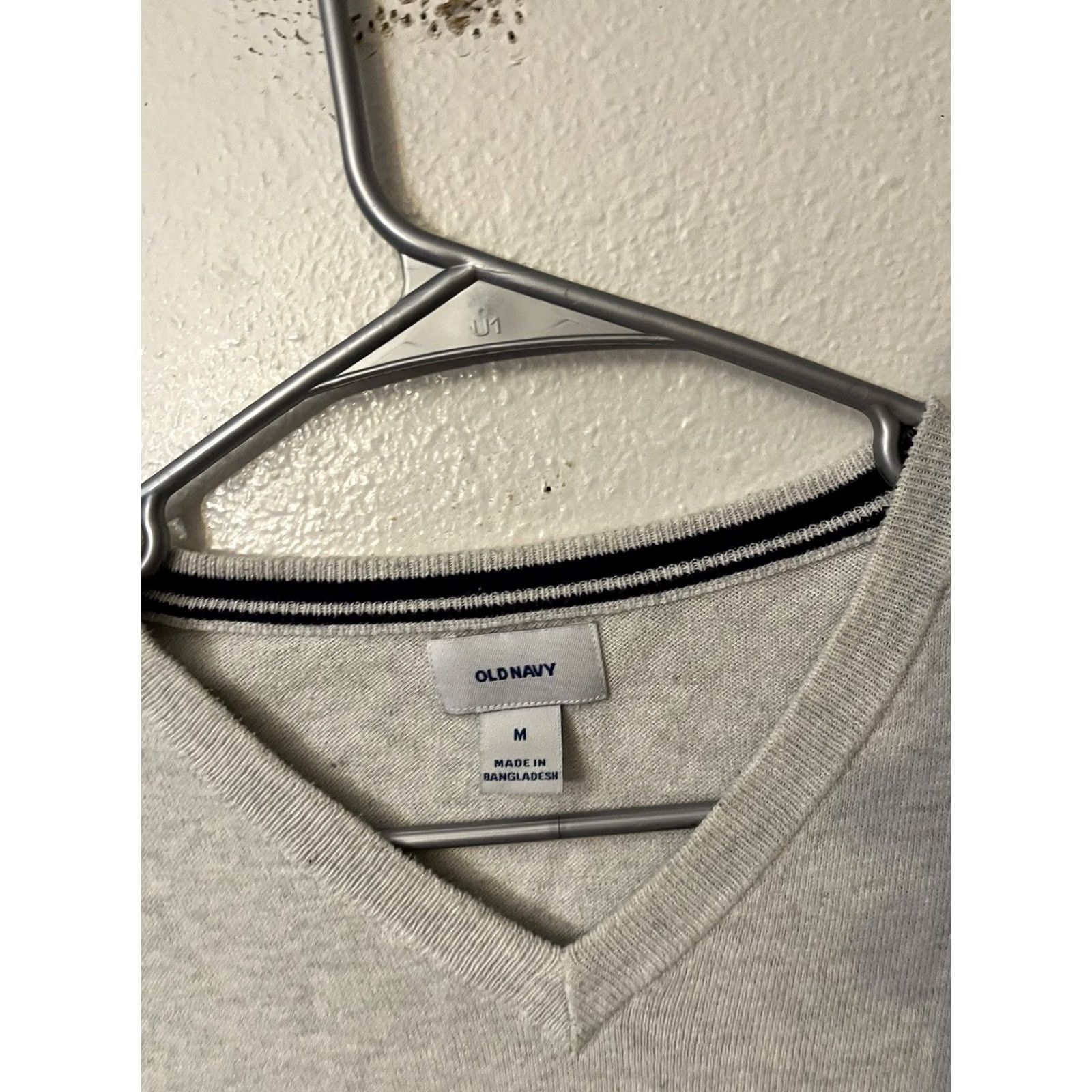 Old Navy Old Navy Sweater Mens Size Medium Gray Oatmeal Long Sleeve V Neck Lightweight Pullover Size US M / EU 48-50 / 2 - 2 Thumbnail