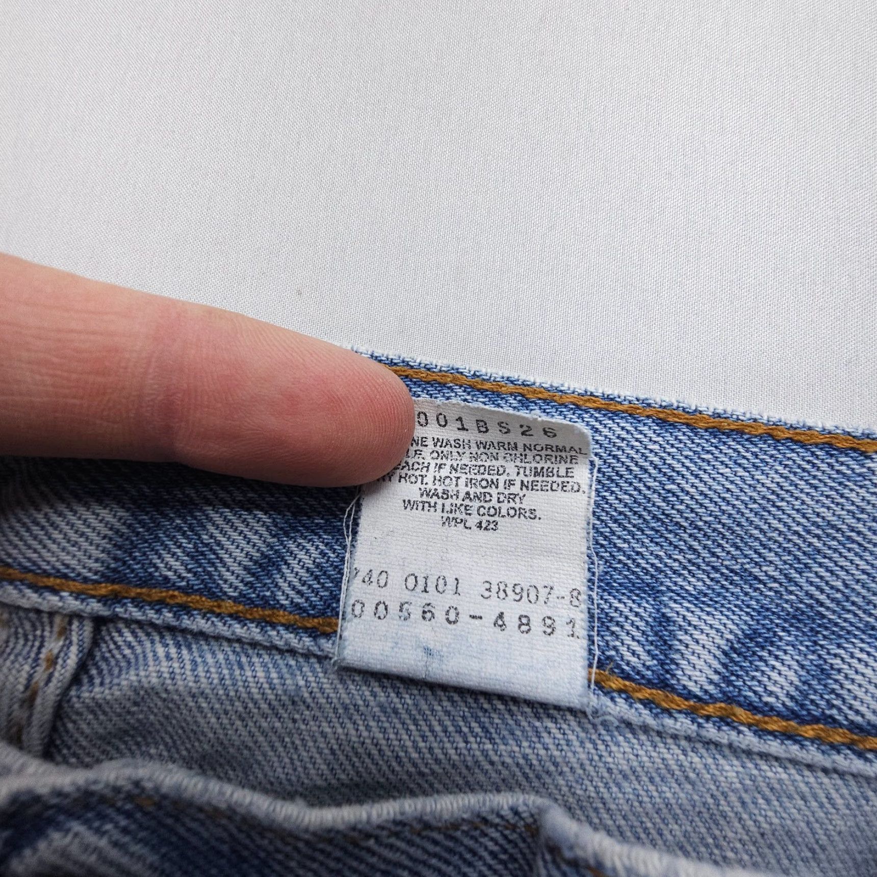 Levi's VINTAGE Levi's 560 Jeans Mens 34 x 30 Blue Denim Relaxed Fit 90s American Baggy Tapered Style Comfort Pockets Zip Closure Men's Jeans Size US 34 / EU 50 - 5 Thumbnail