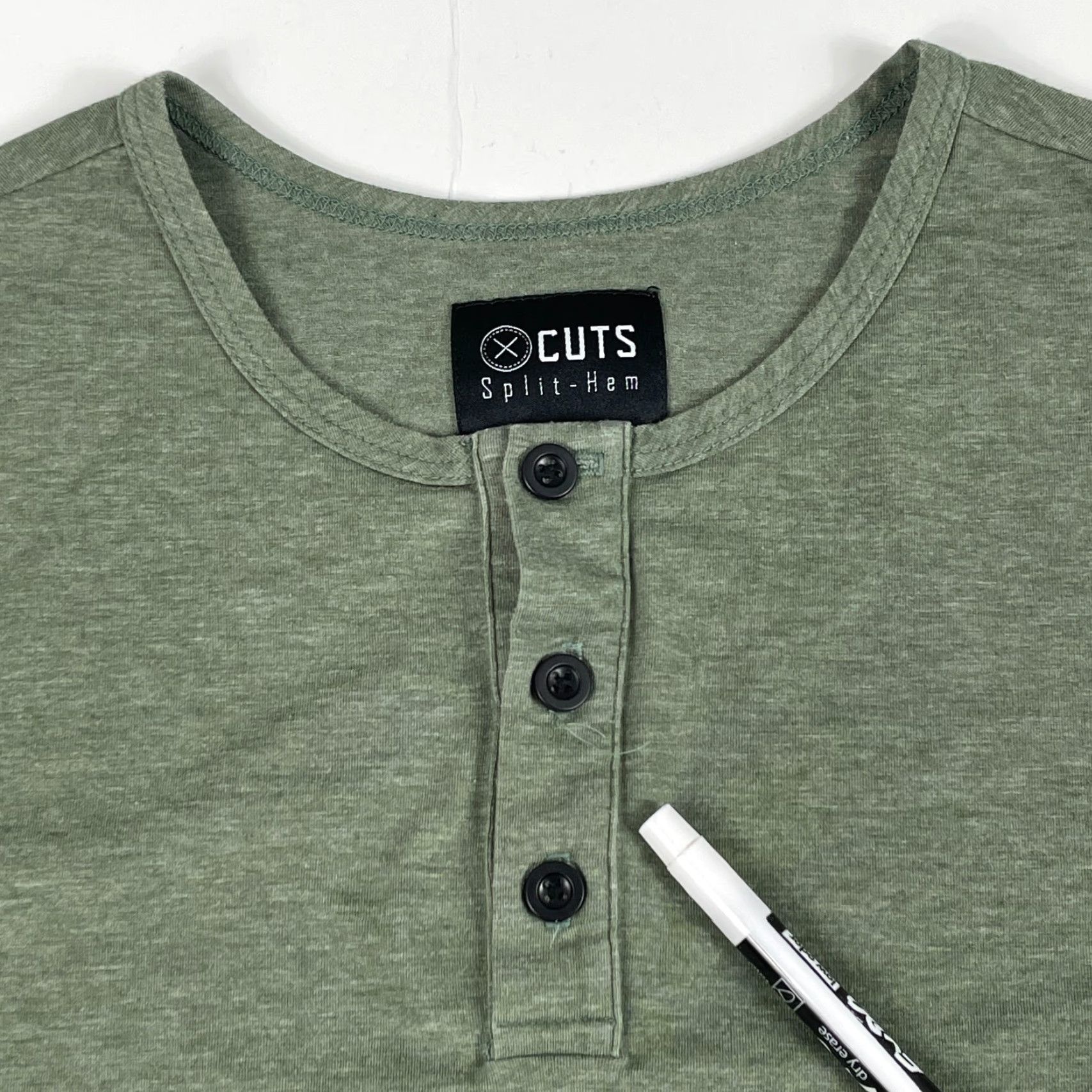 Cuts Cuts Shirt Mens Large Green Henley Long Sleeve Running Workout Stretch Size US L / EU 52-54 / 3 - 3 Thumbnail
