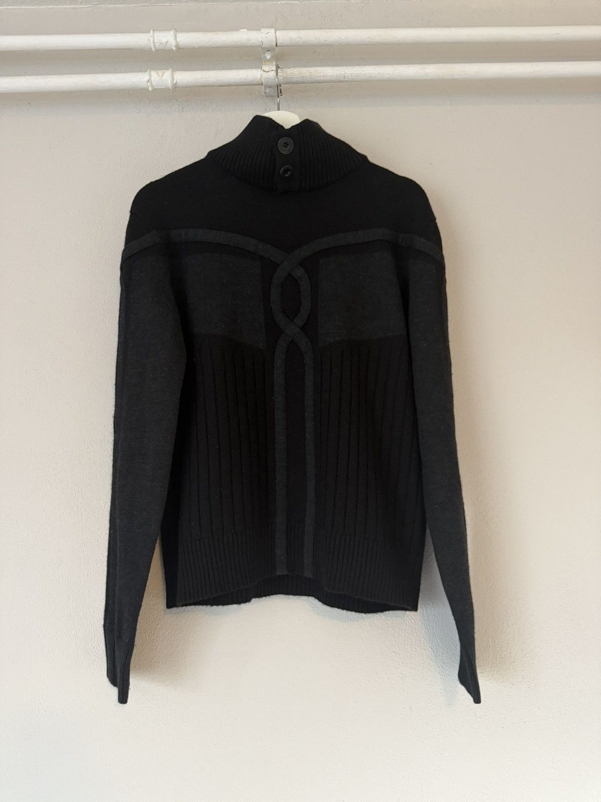 Dirk Bikkembergs Sculptural Ribbed Knit with High Collar Detail Size US L / EU 52-54 / 3 - 1 Thumbnail