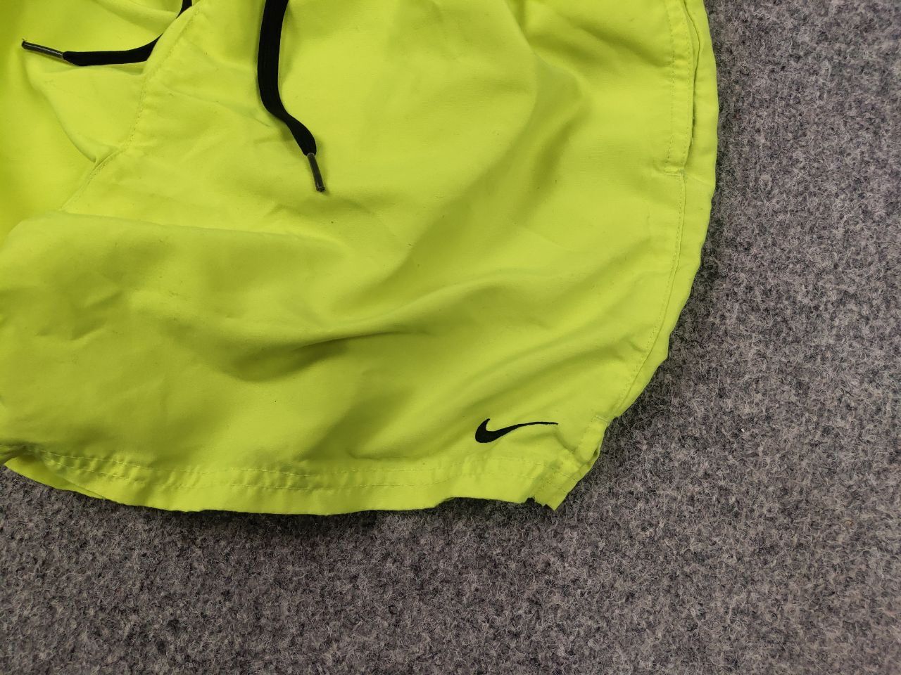 Nike Vintage Nike Swoosh Bright green Casual shorts Y2K Style Size US 32 / EU 48 - 4 Thumbnail