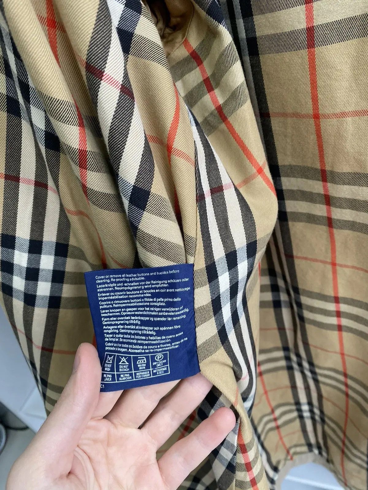 Burberry × Vintage Vintage Burberry Nova Check Beige Coat Size US S / EU 44-46 / 1 - 14 Thumbnail