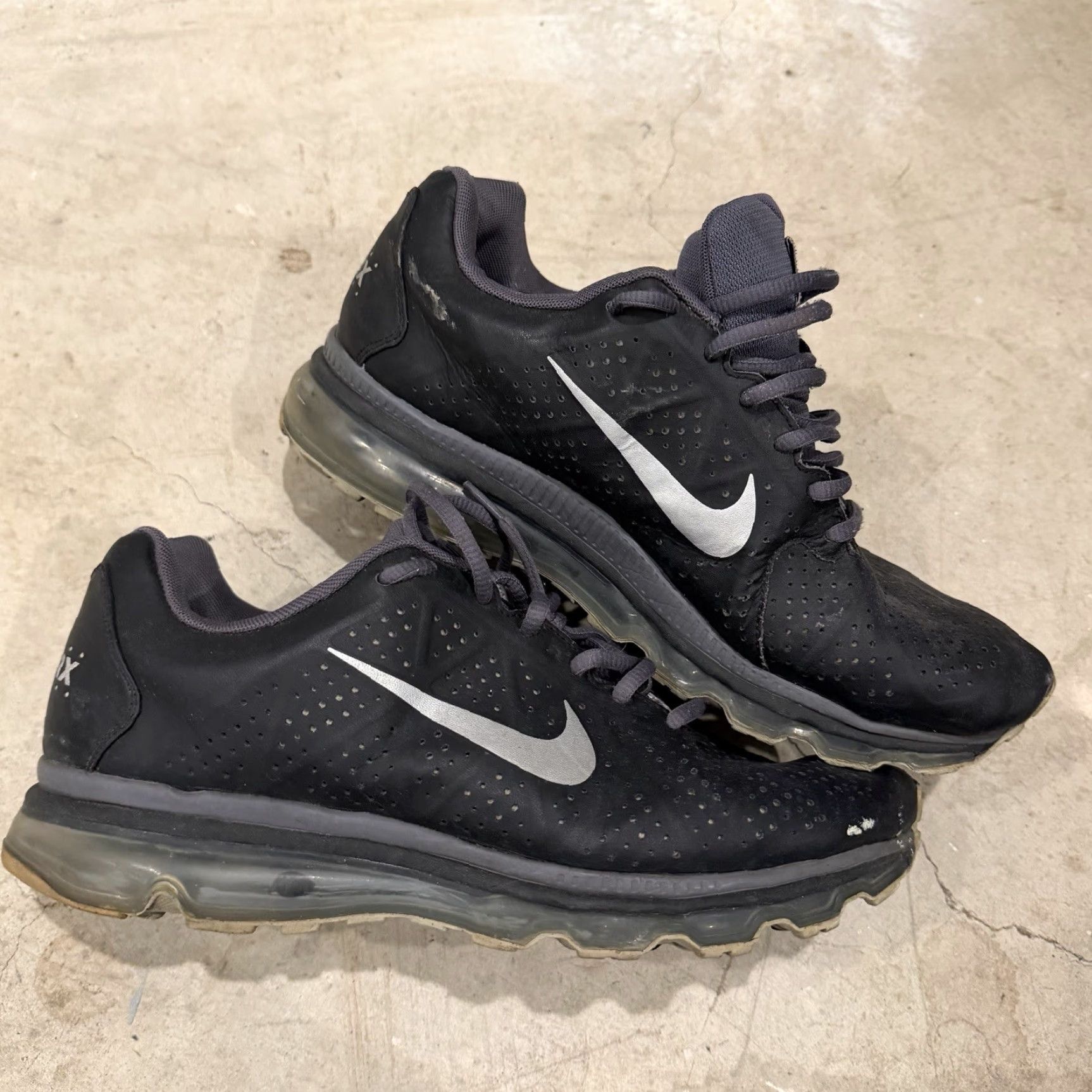 Nike Nike Air Max 2011 Mens Size 9.5 Black/Grey 456325-002 Distressed Sneakers Size US 10 / EU 43 - 2 Thumbnail