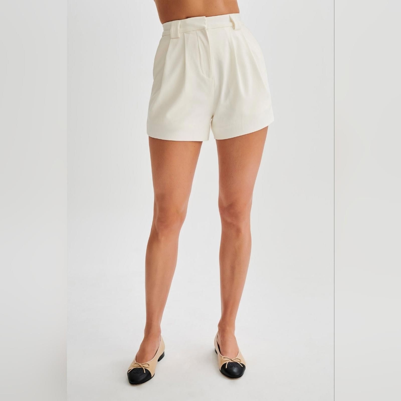 Designer Sigourney Suiting Shorts - Ivory Size 28" / US 6 / IT 42 - 7 Thumbnail