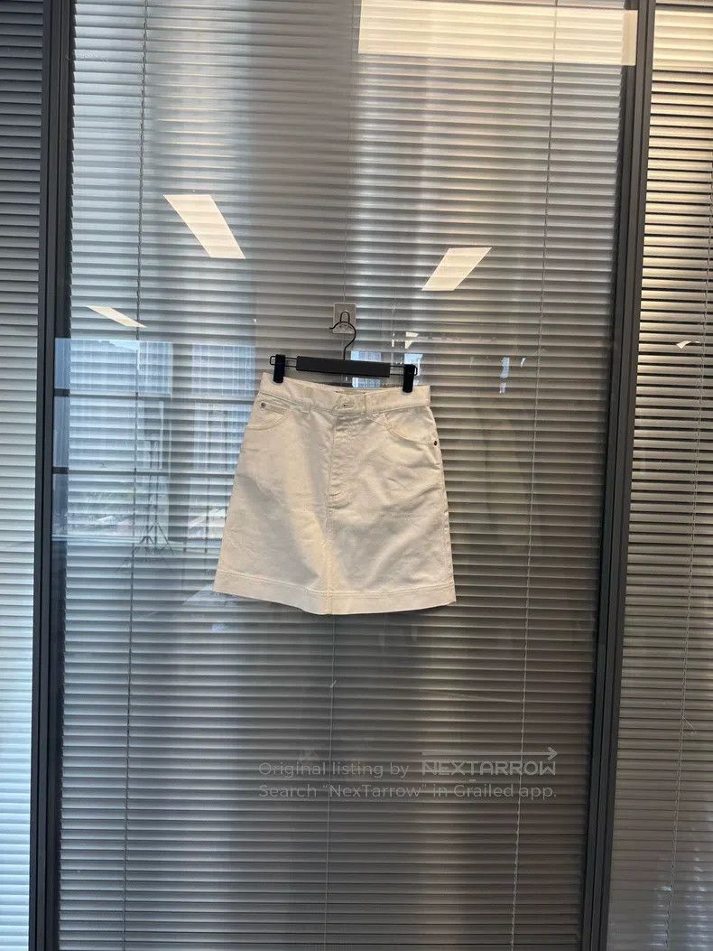 Fendi Fendi White A-Line High Waist Skirt Size 26" / US 2 / IT 38 - 1 Thumbnail