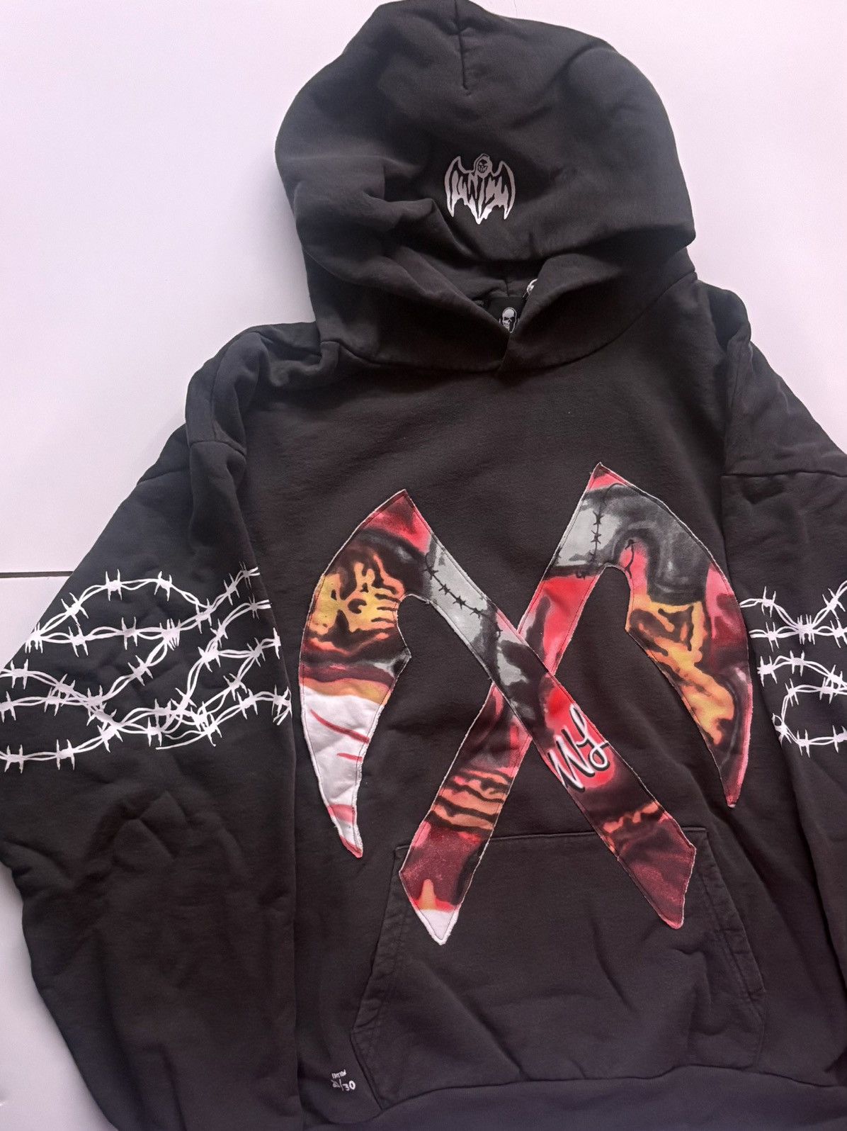 Warren Lotas Warren Lotas “Love” Crossed Scythe Pullover Vintage Hoodie Size US XXL / EU 58 / 5 - 2 Thumbnail