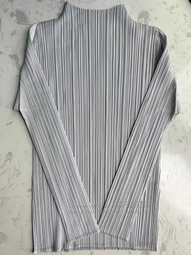 Issey Miyake Issey Miyake Light Gray Long Sleeve Size L / US 10 / IT 46 - 1 Thumbnail