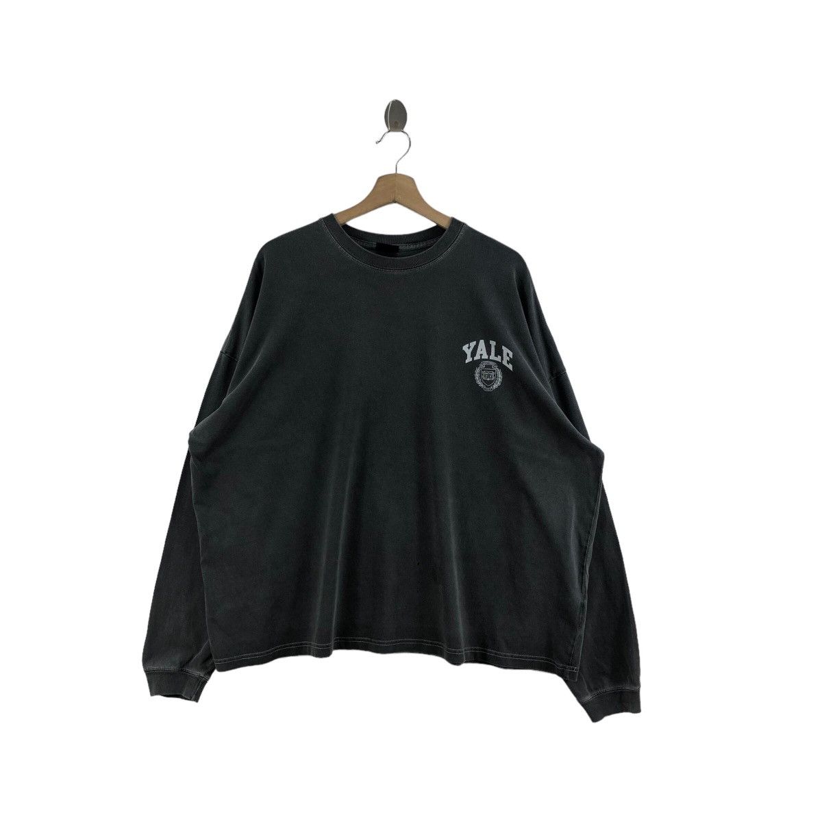 Vintage Pick!! Vtg YALE UNIVERSITY Long Sleeve Tshirt Size US XXL / EU 58 / 5 - 2 Thumbnail