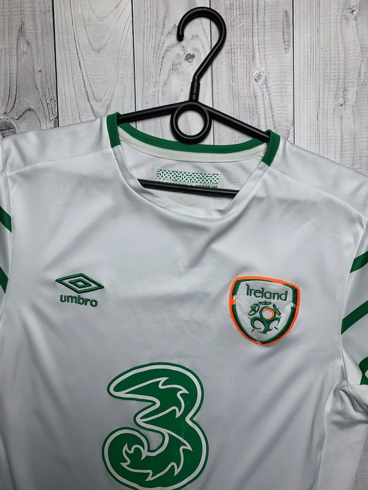 Umbro × Vintage Vintage Umbro Ireland soccer jersey size S logo Size US S / EU 44-46 / 1 - 2 Thumbnail