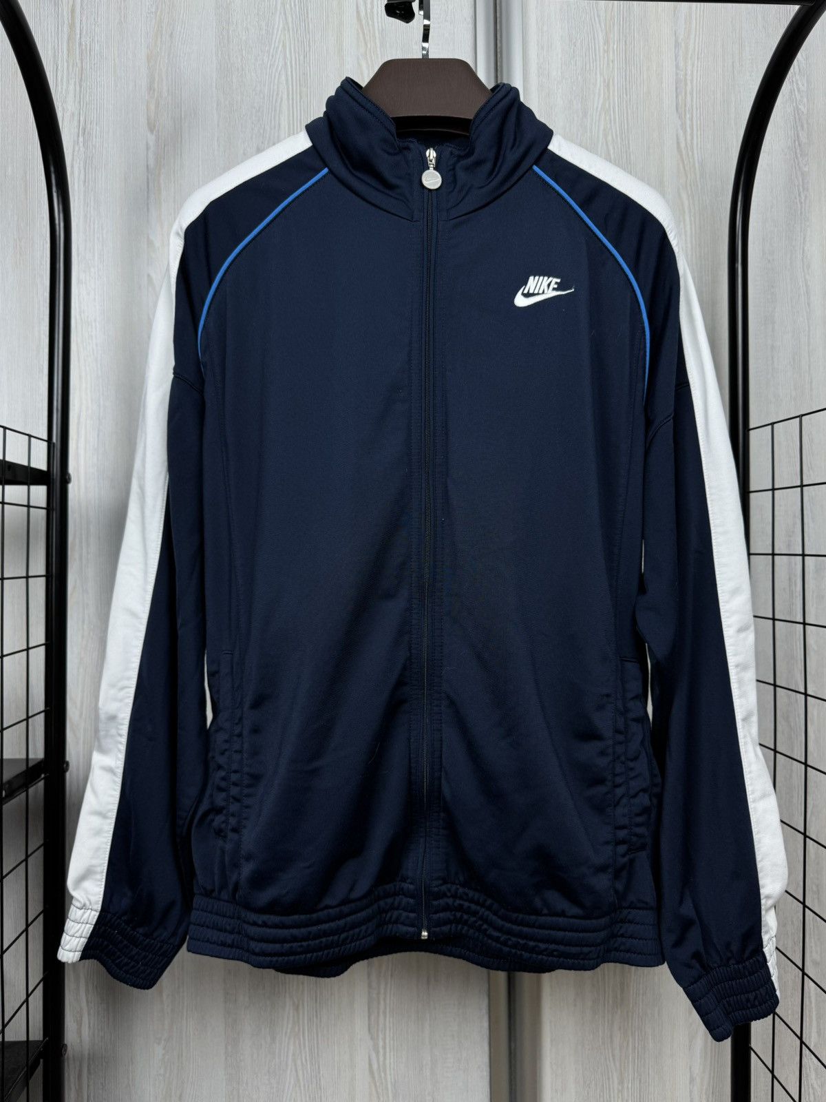 Nike Nike vintage y2k big logo navy blue track top jacket Size US L / EU 52-54 / 3 - 3 Thumbnail