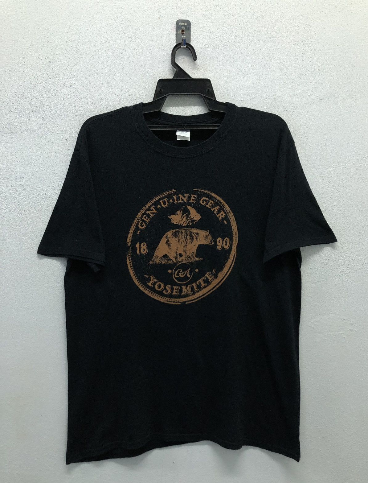 Vintage Vintage Gildan Genuine Gear Yosemite T-Shirt Size US L / EU 52-54 / 3 - 1 Thumbnail