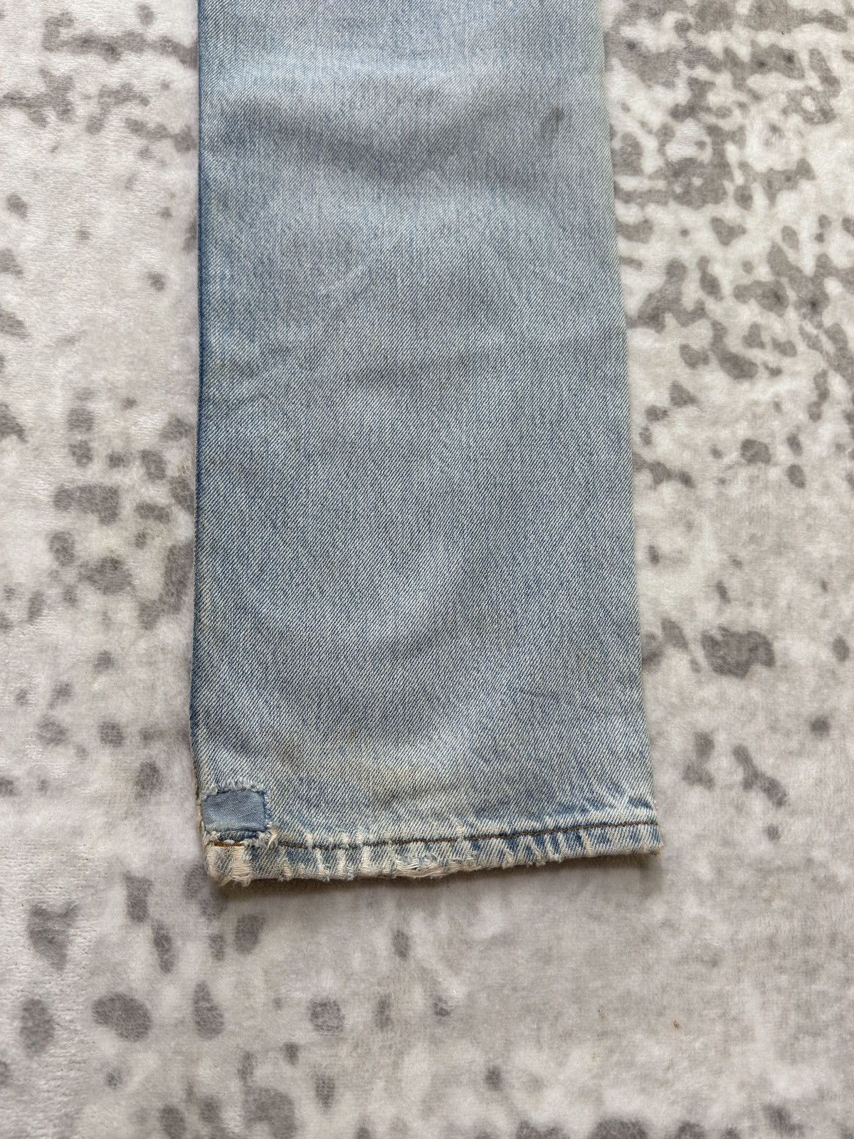 Levi's Vintage Levi’s 501 Distressed Knee Rip Patchwork Denim Jeans Size US 27 - 14 Thumbnail