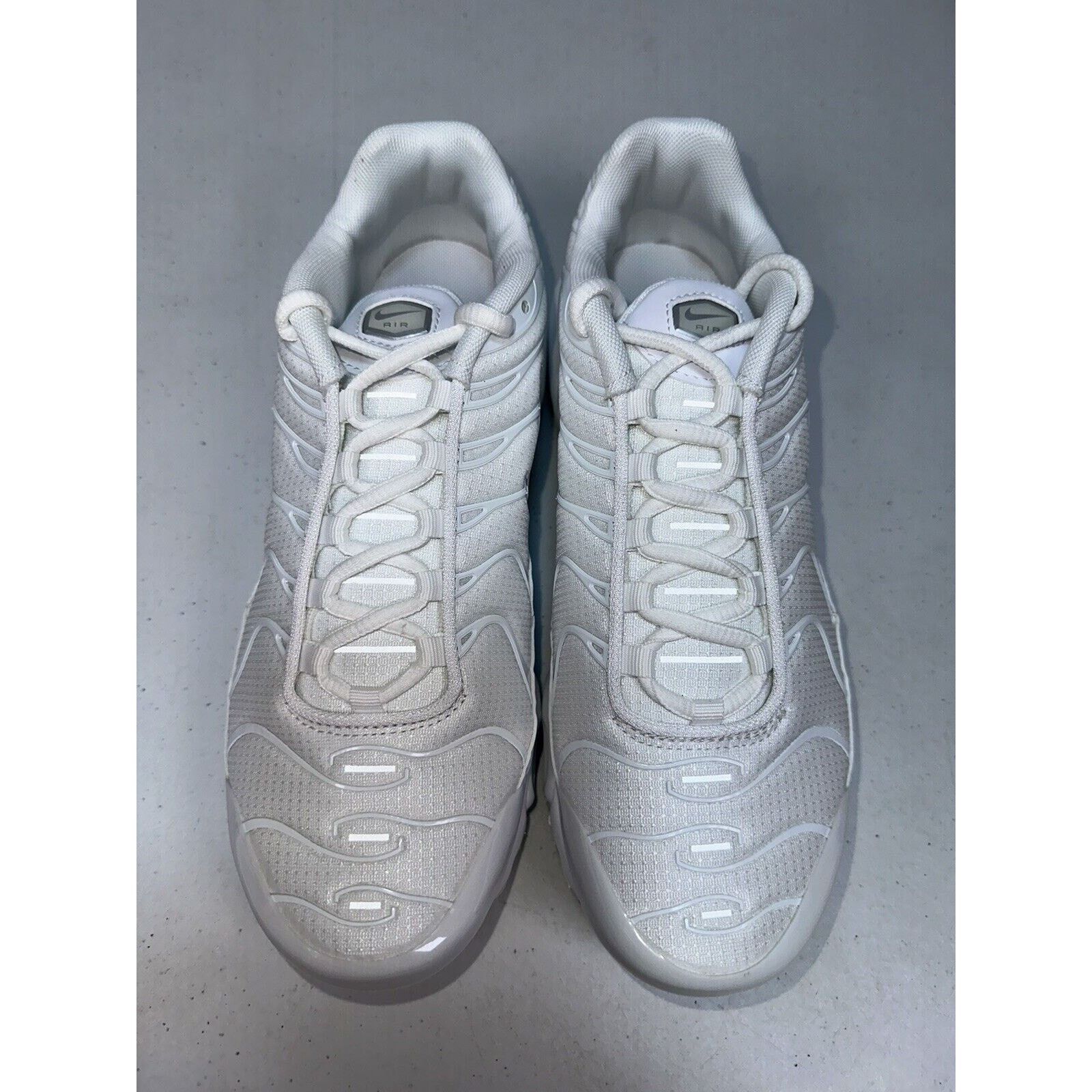 Nike Nike Air Max Plus White Silver 4.5Y/ 6 Women’s CW7044-100 Size US 4 / IT 34 - 4 Thumbnail