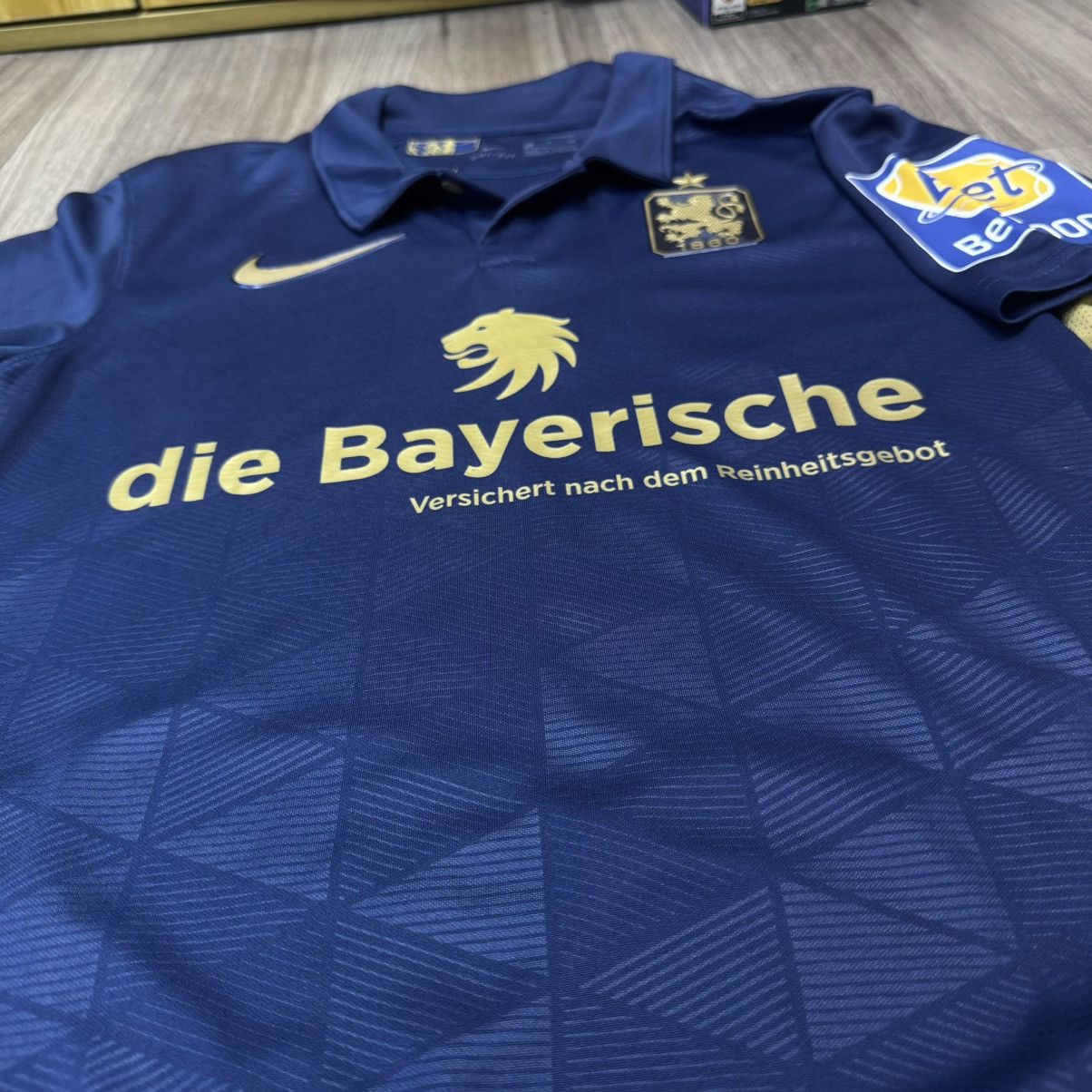 Nike TSV 1860 Munich 21/22 away shirt Size US S / EU 44-46 / 1 - 4 Thumbnail