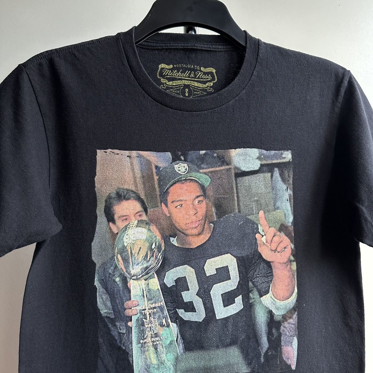 Mitchell & Ness × NFL × Vintage MITCHELL & NESS MARCUS ALLEN #32 RAIDERS NFL GRAPHIC TEE Size US S / EU 44-46 / 1 - 2 Thumbnail