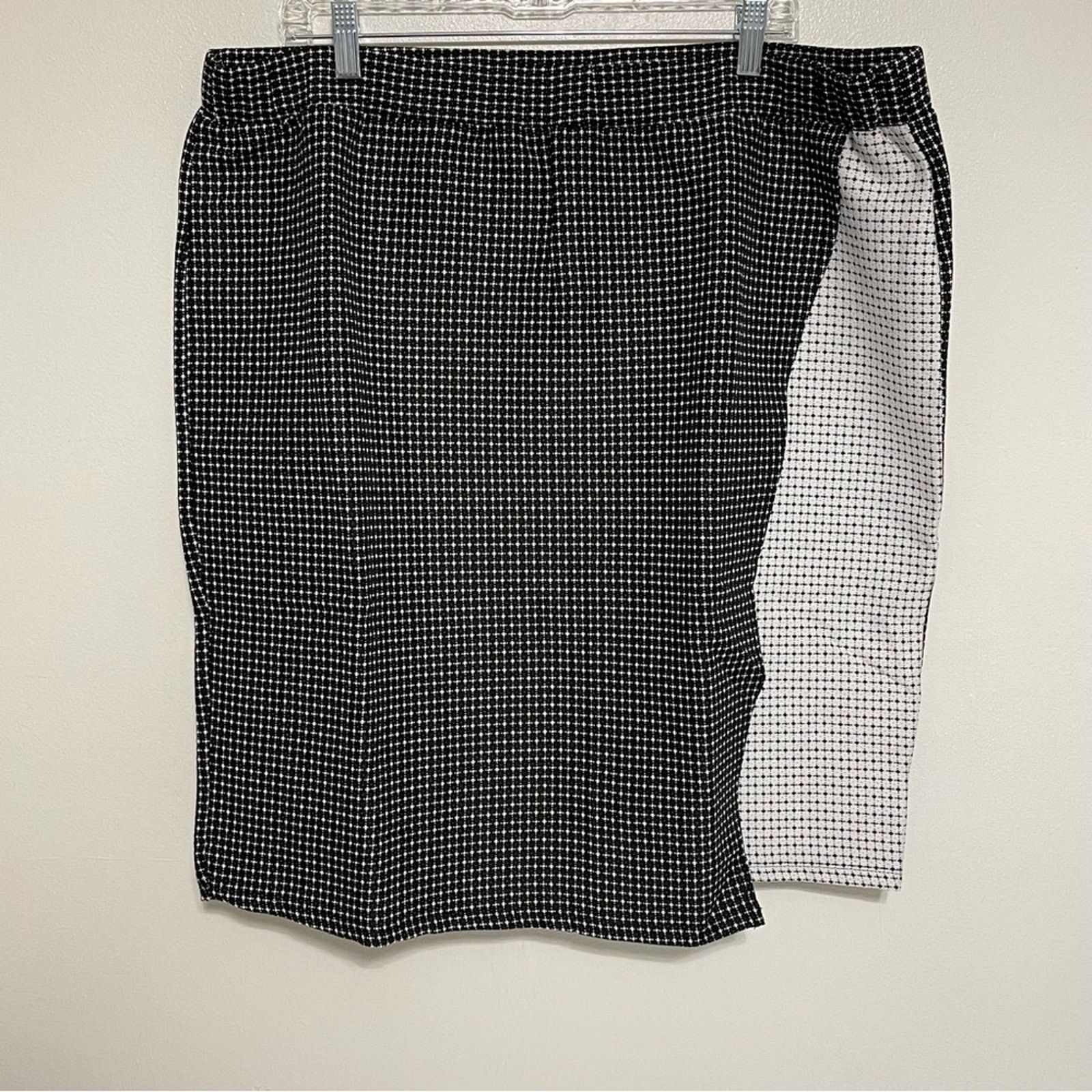 Other JESSICA LONDON Black White Box Plaid Faux Wrap Skirt NWT Size 40" / US 18 - 1 Thumbnail