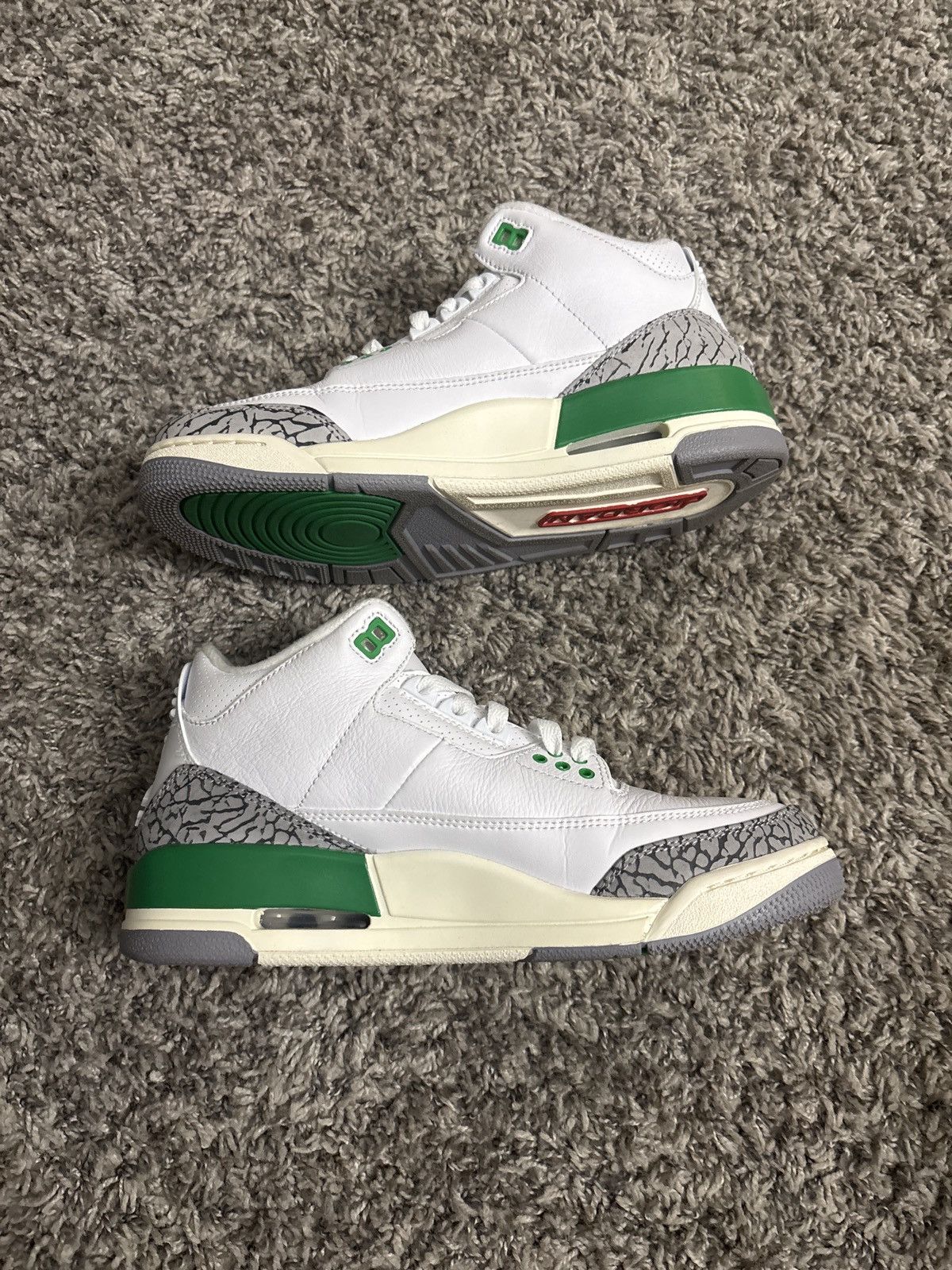 Jordan Brand Wmns Air Jordan 3 Retro 'Lucky Green' Size US 8 / IT 38 - 2 Thumbnail